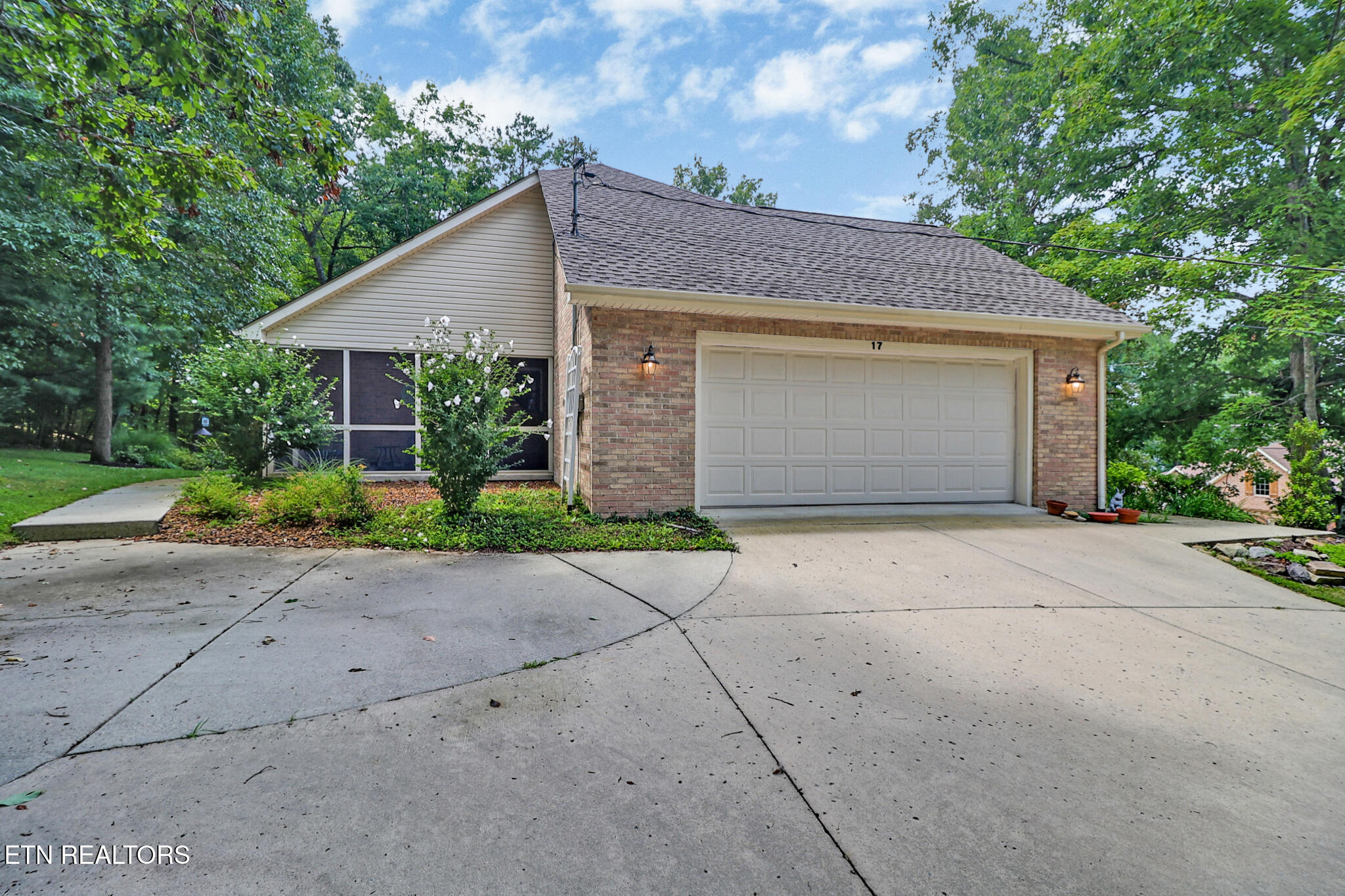 17 Milnor Terrace Crossville TN 38558