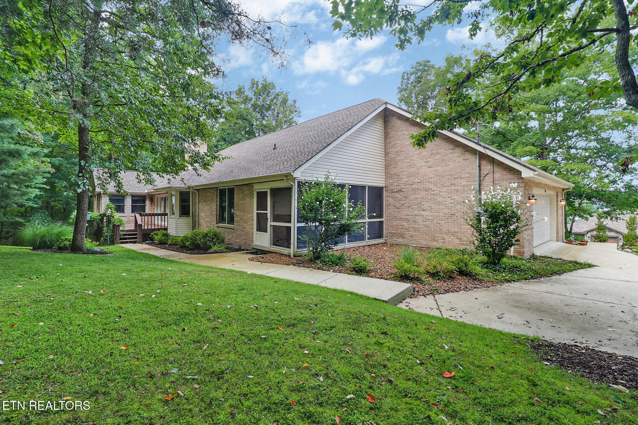 17 Milnor Terrace Crossville TN 38558