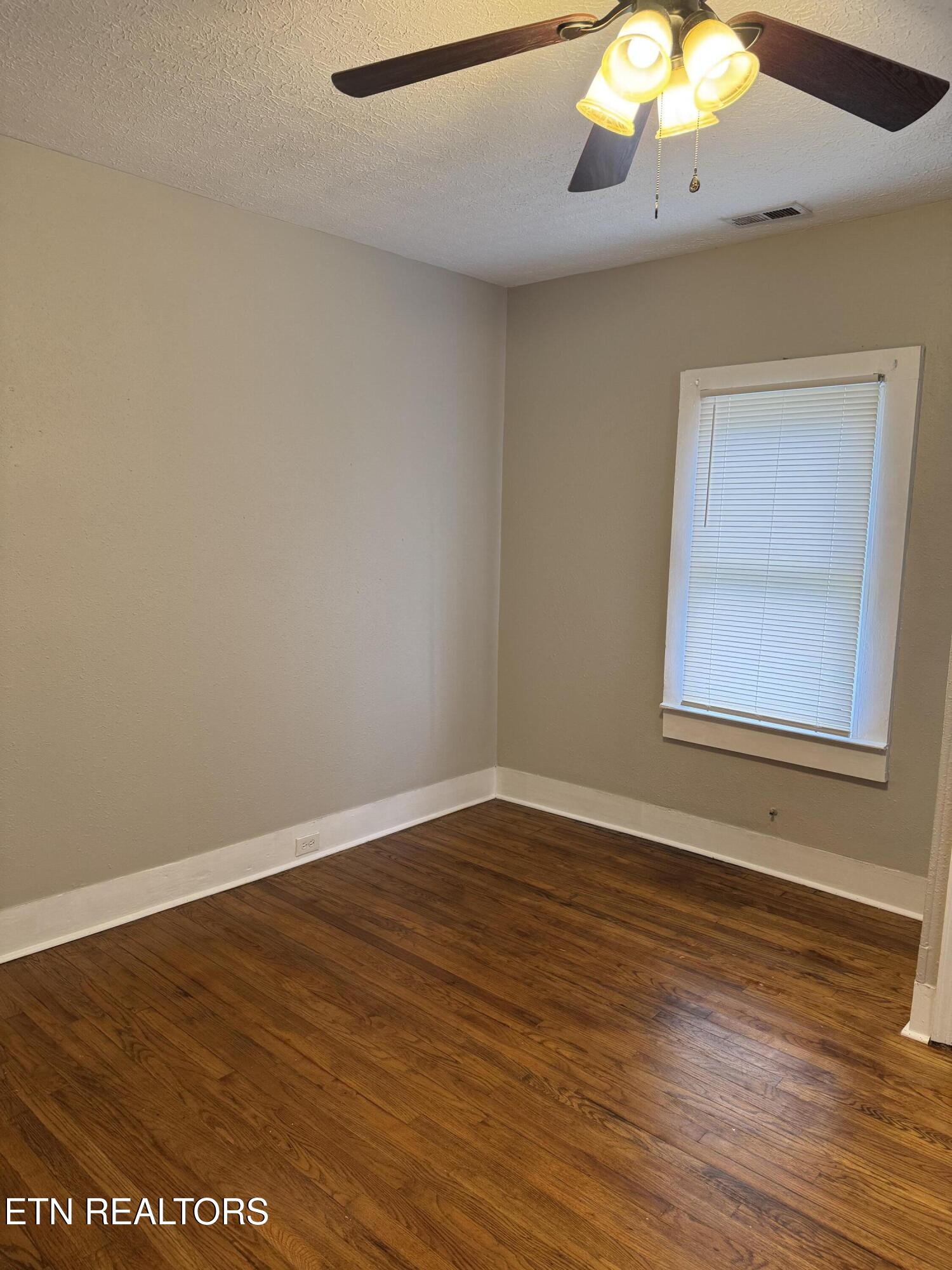2715 White Oak Lane Knoxville TN 37917