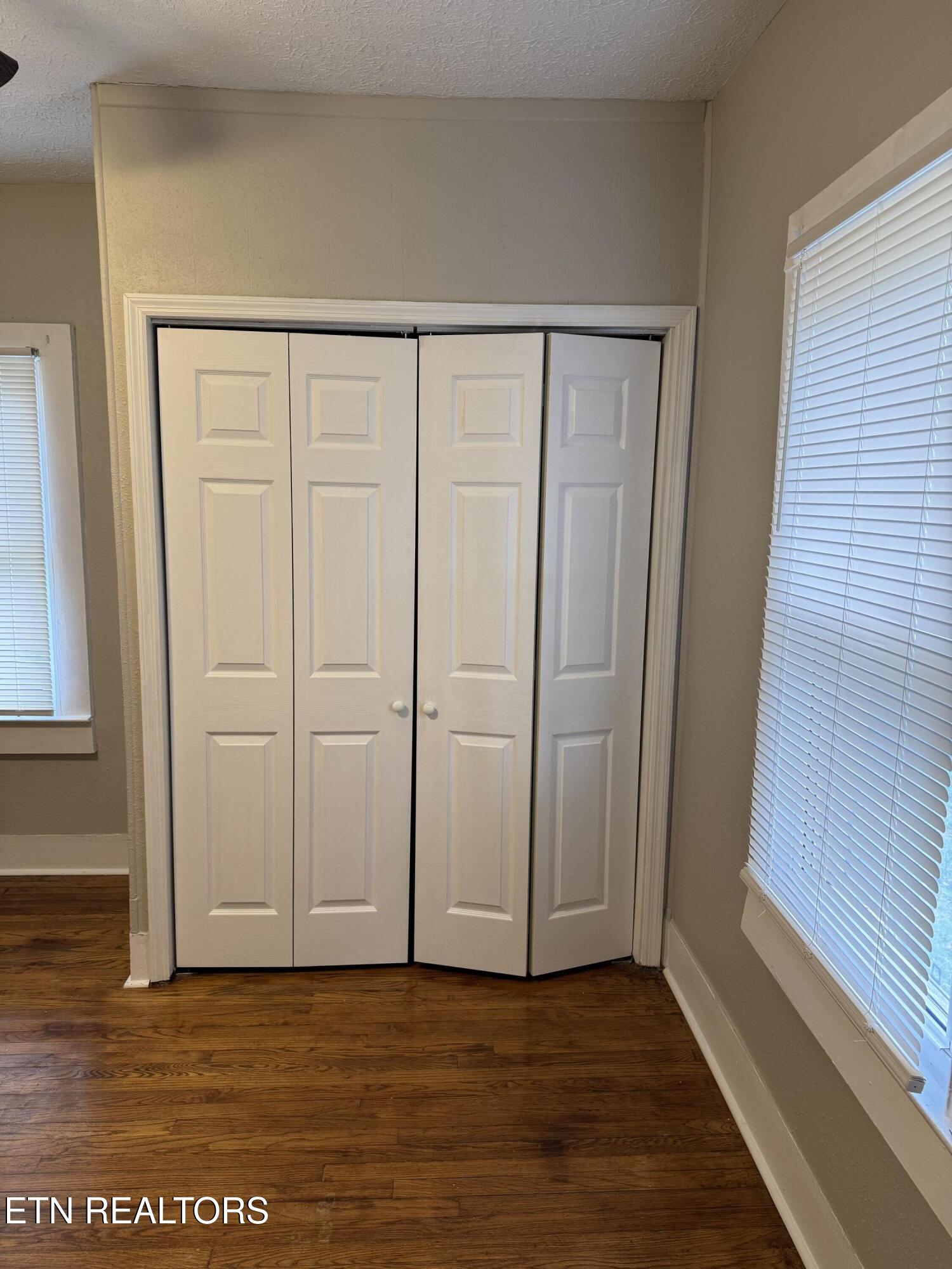 2715 White Oak Lane Knoxville TN 37917