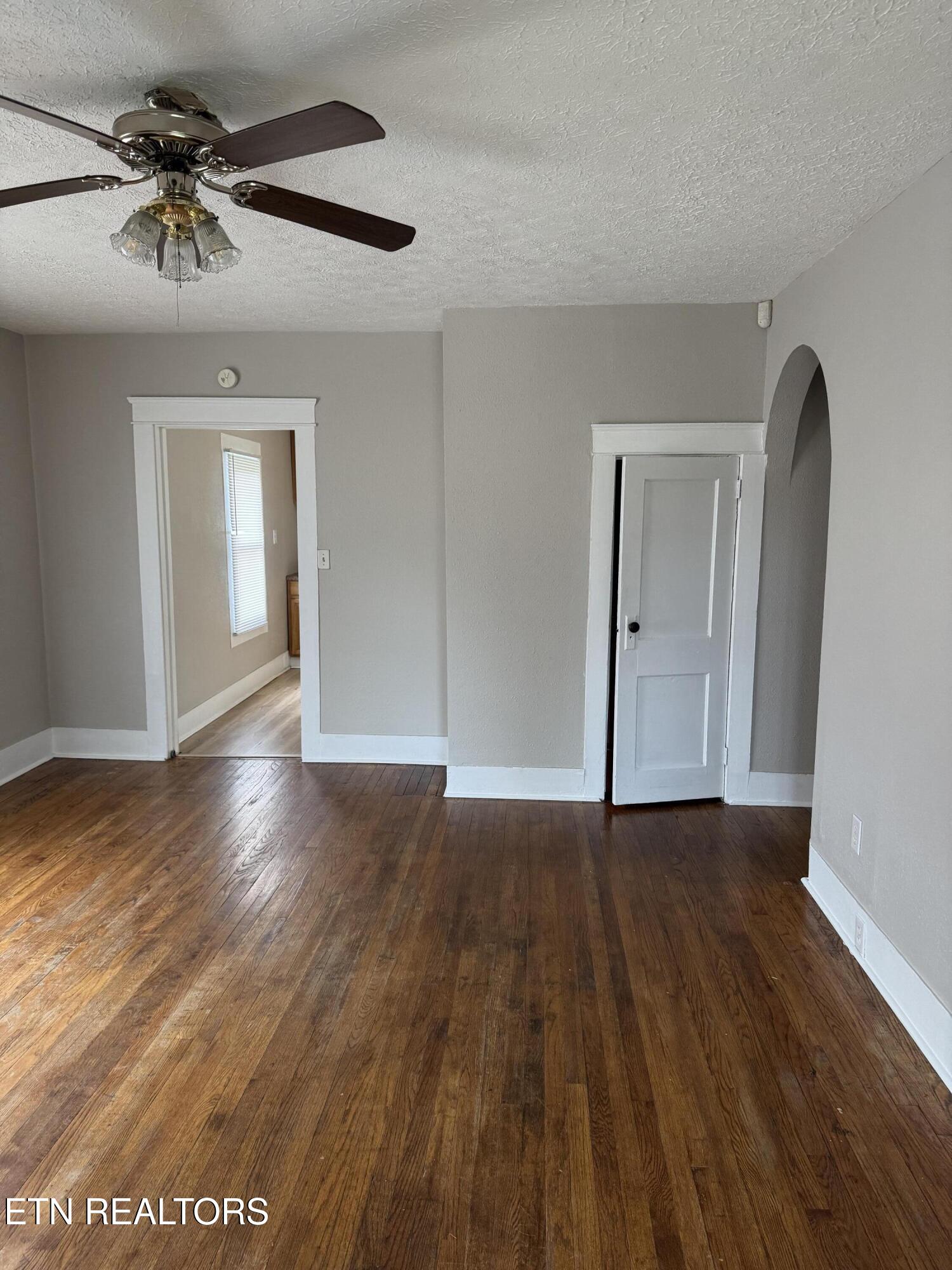 2715 White Oak Lane Knoxville TN 37917