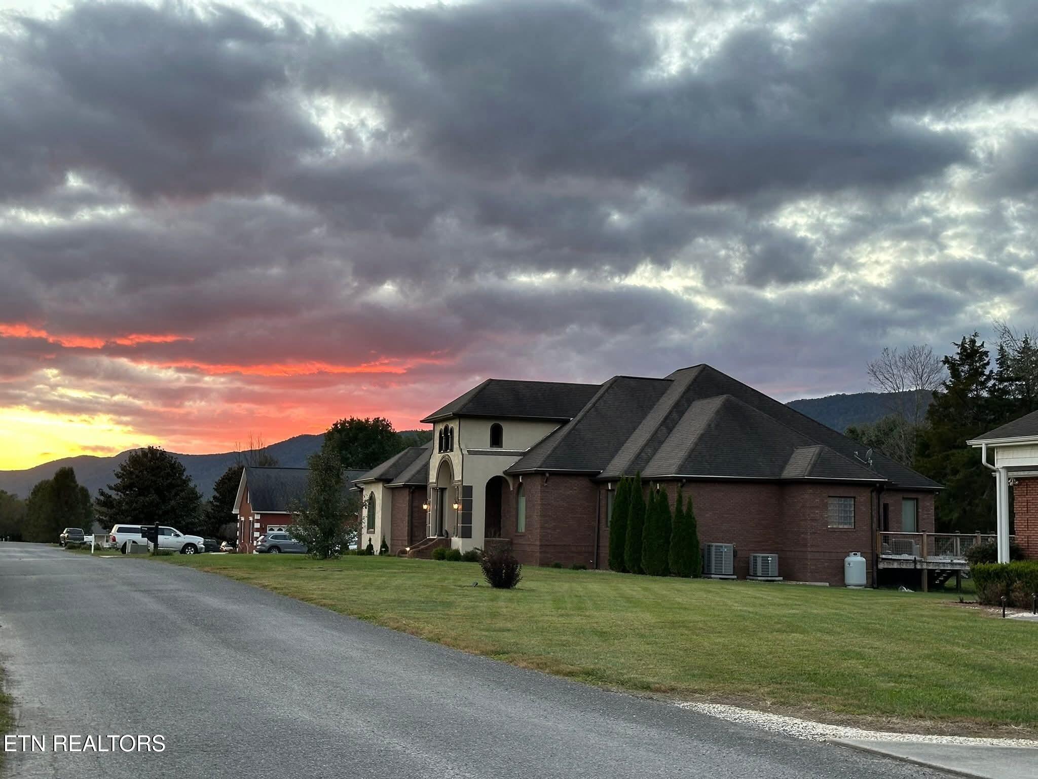127 Ashley Court Speedwell TN 37870