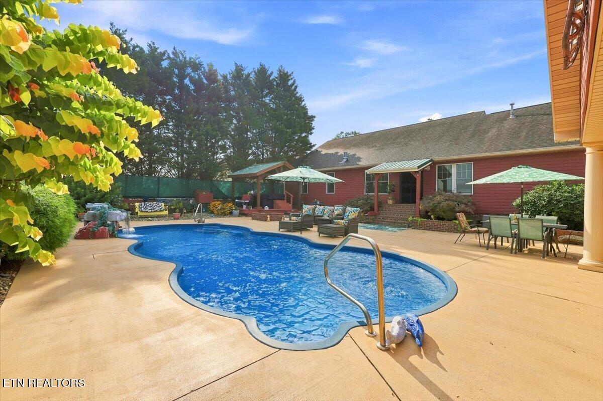 416 Terry Point Road Dandridge TN 37725