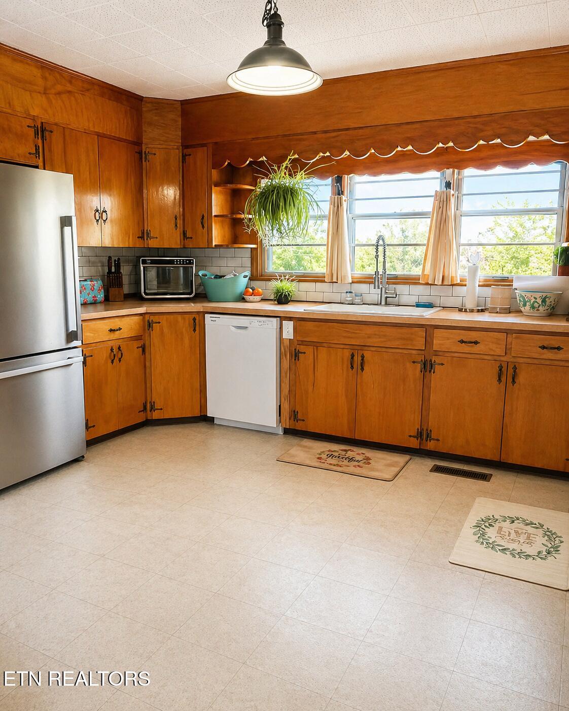 1848 Sparta Highway Crossville TN 38572