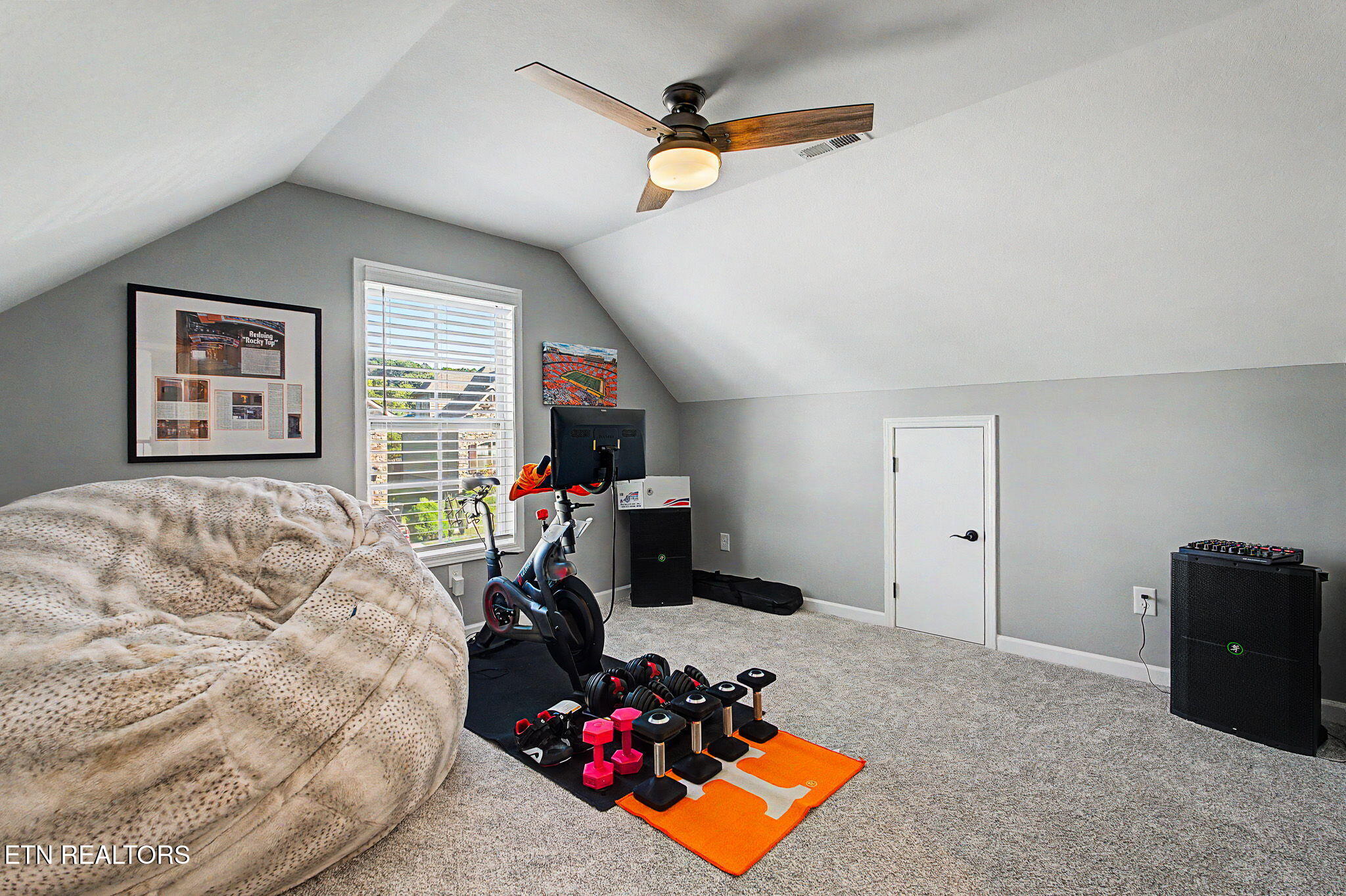 2039 Highland Ridge Lane Knoxville TN 37932