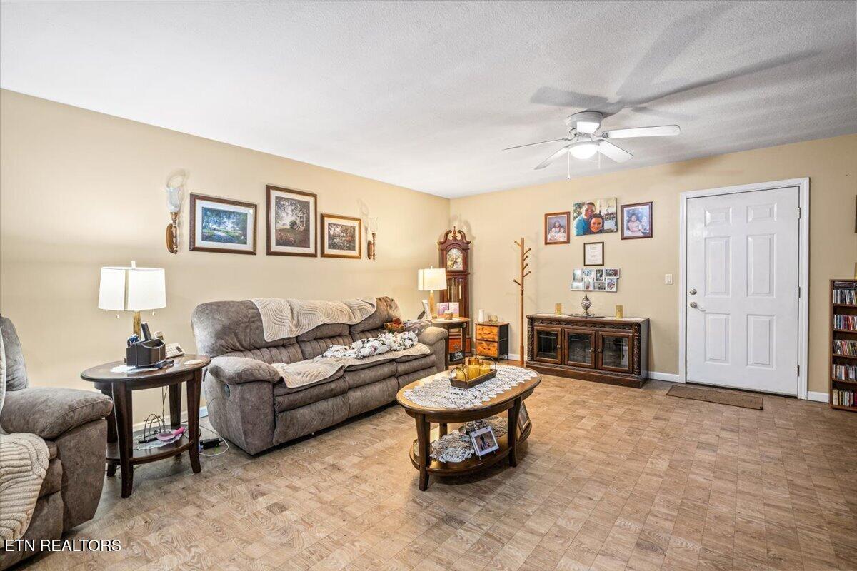 164 Gail Lane Jacksboro TN 37757