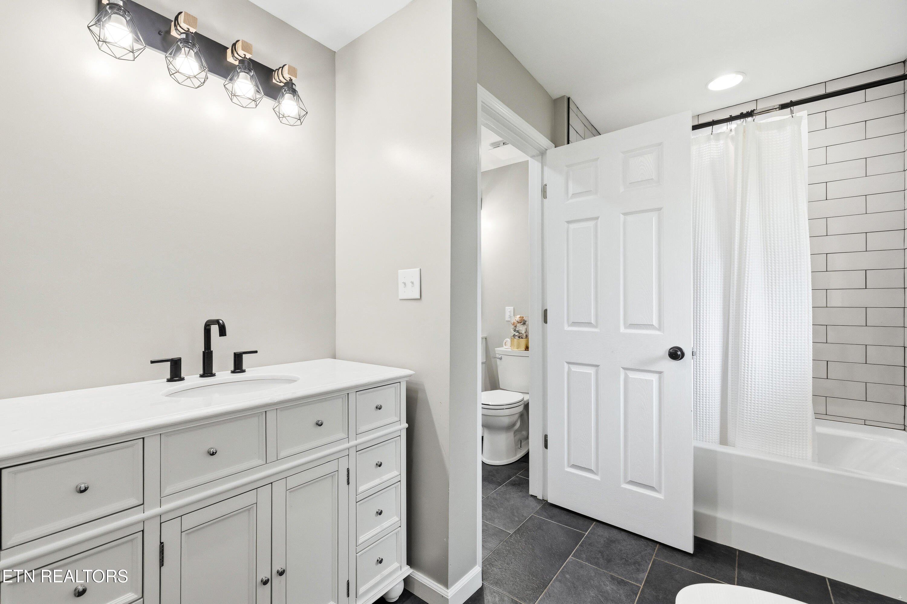 4541 Cobblestone Circle Knoxville TN 37938