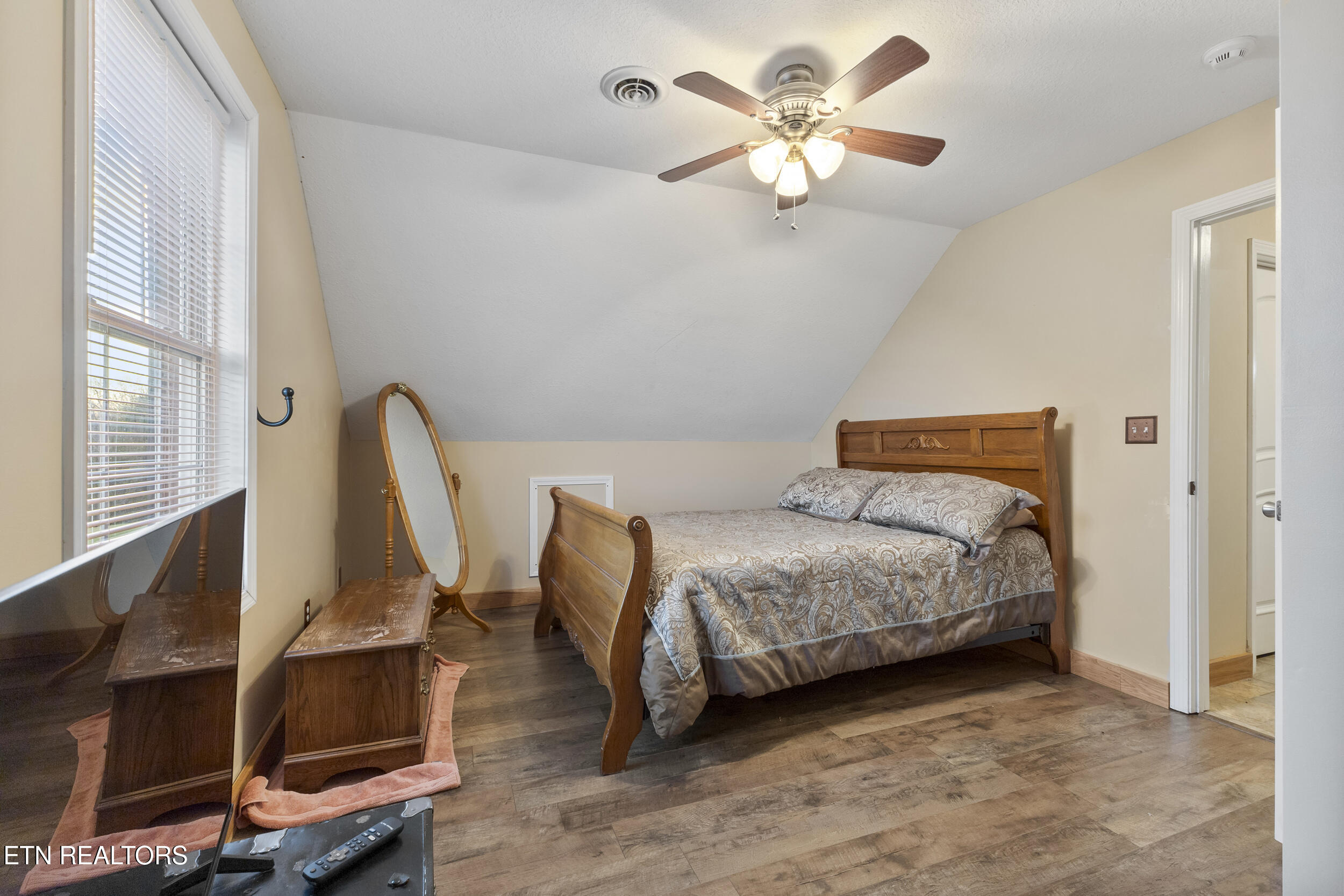 3017 Hardy Road White Pine TN 37890