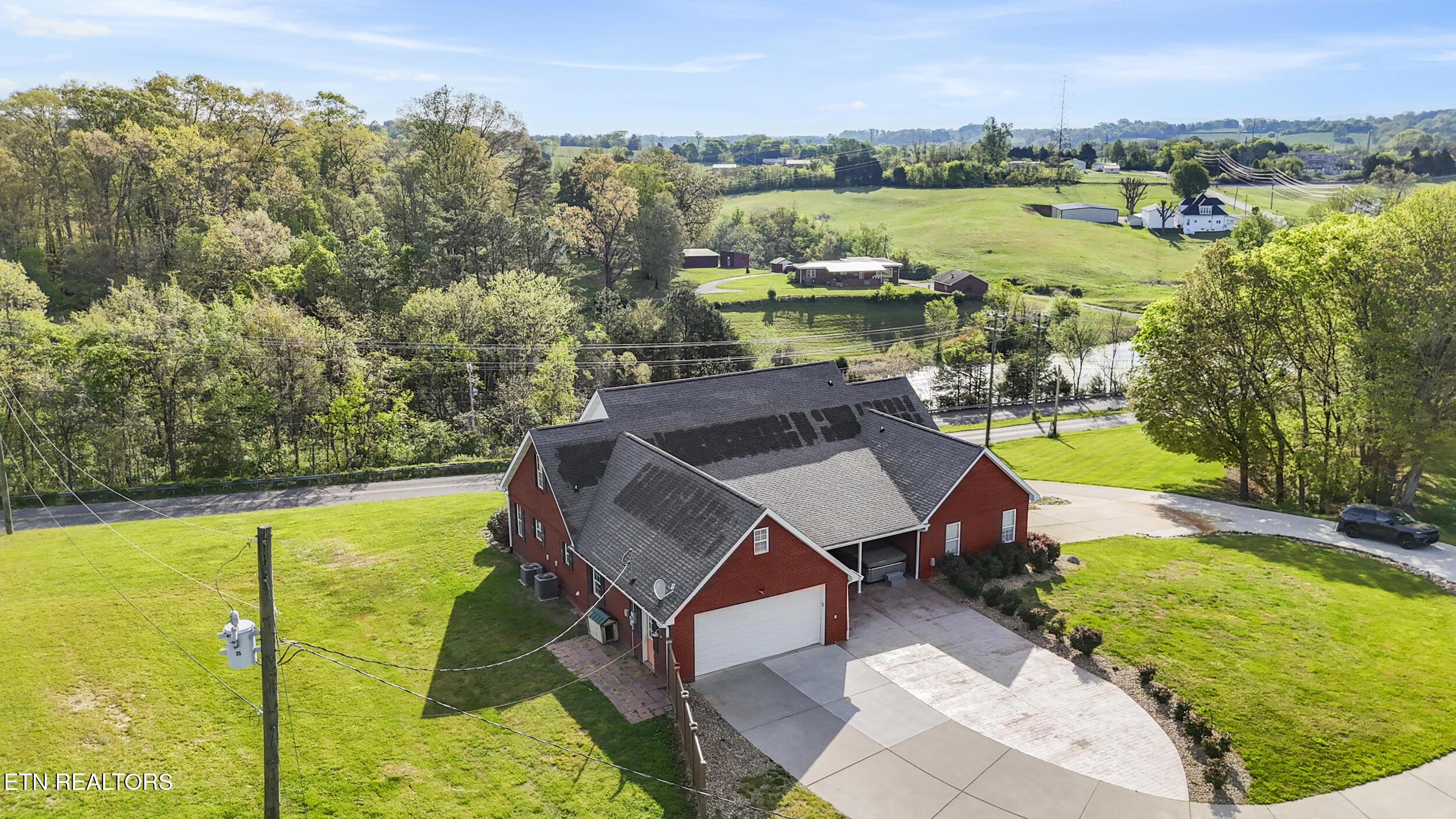 3017 Hardy Road White Pine TN 37890