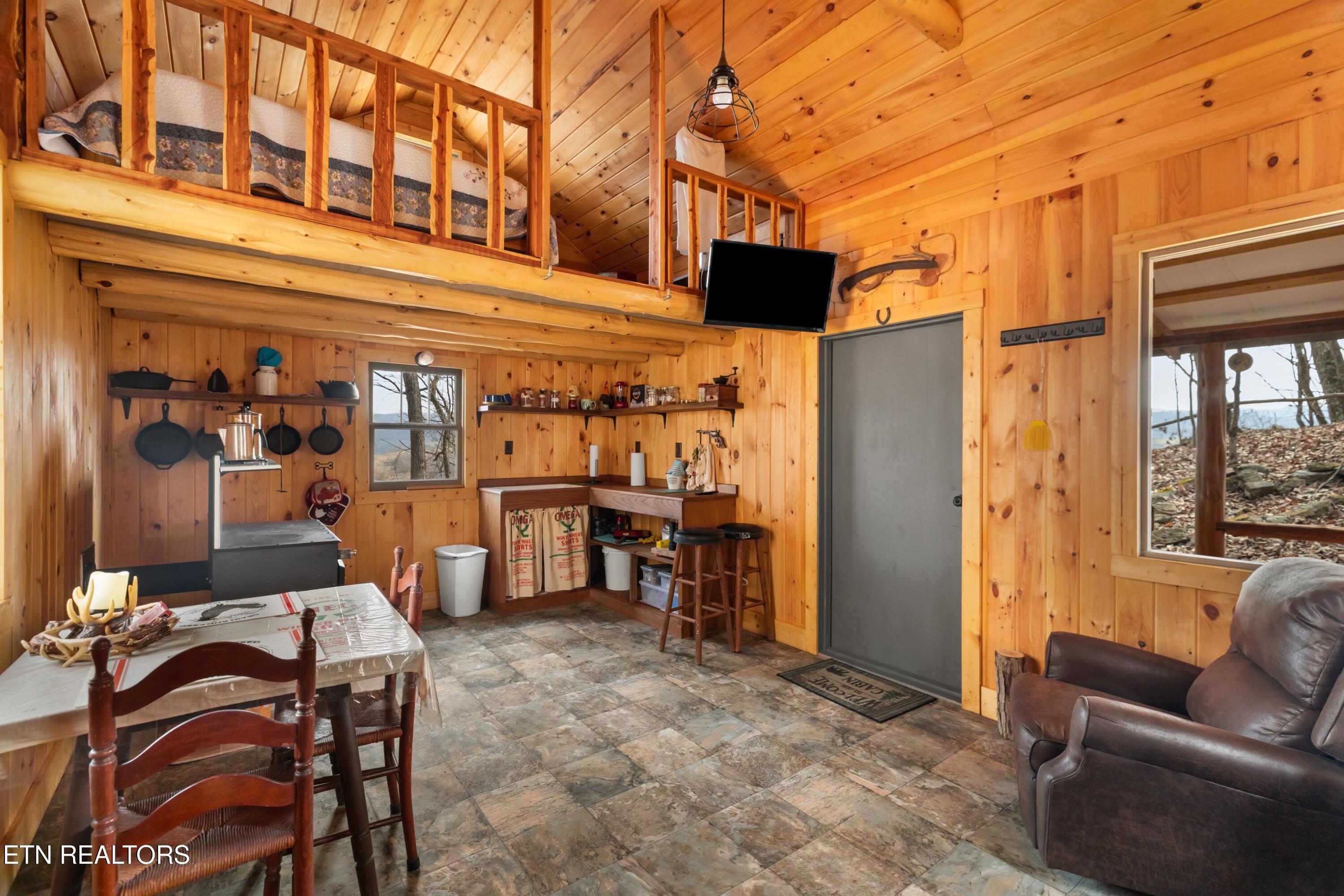 2218 Rebel Hollow Road Tazewell TN 37879