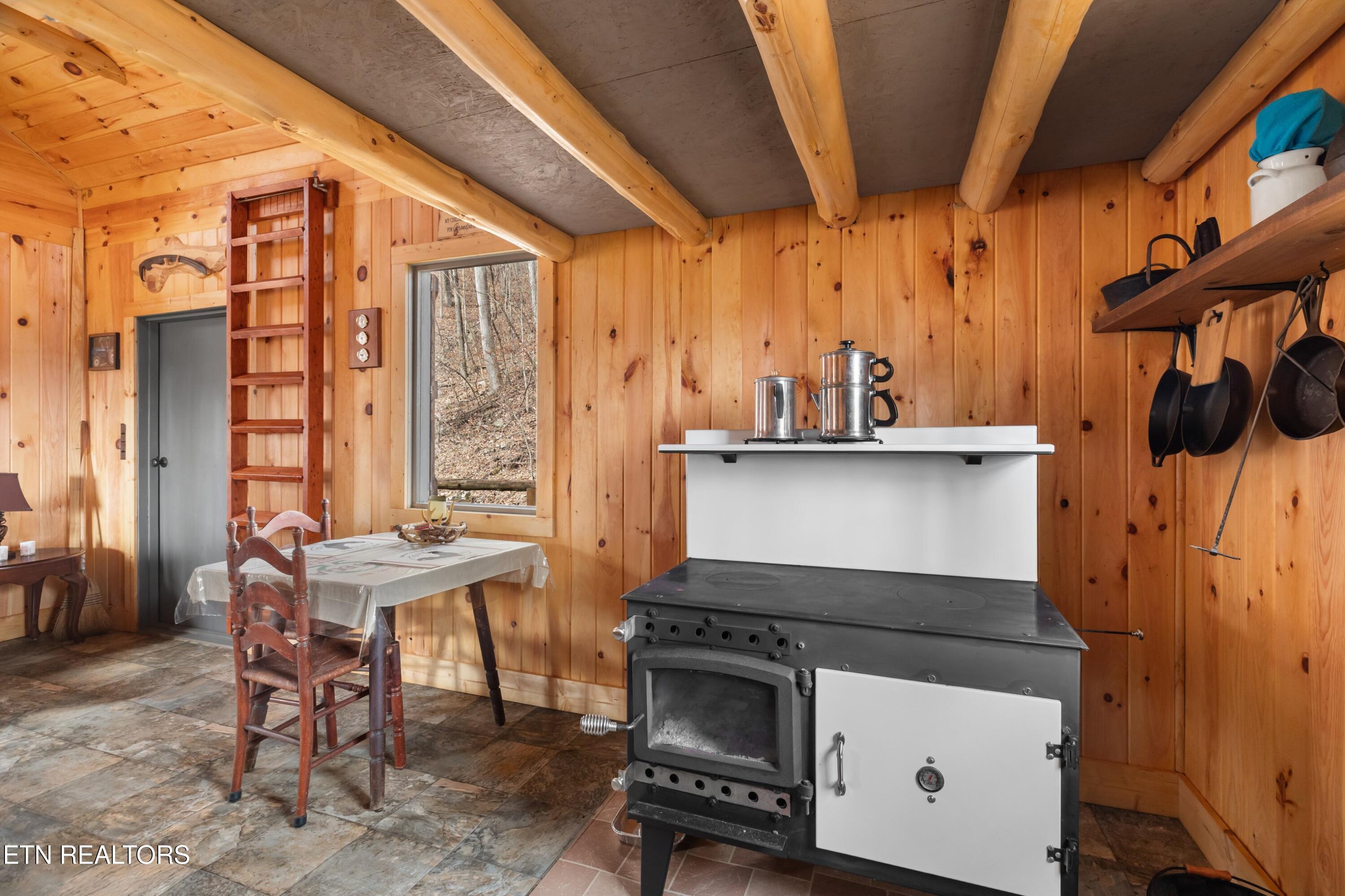 2218 Rebel Hollow Road Tazewell TN 37879