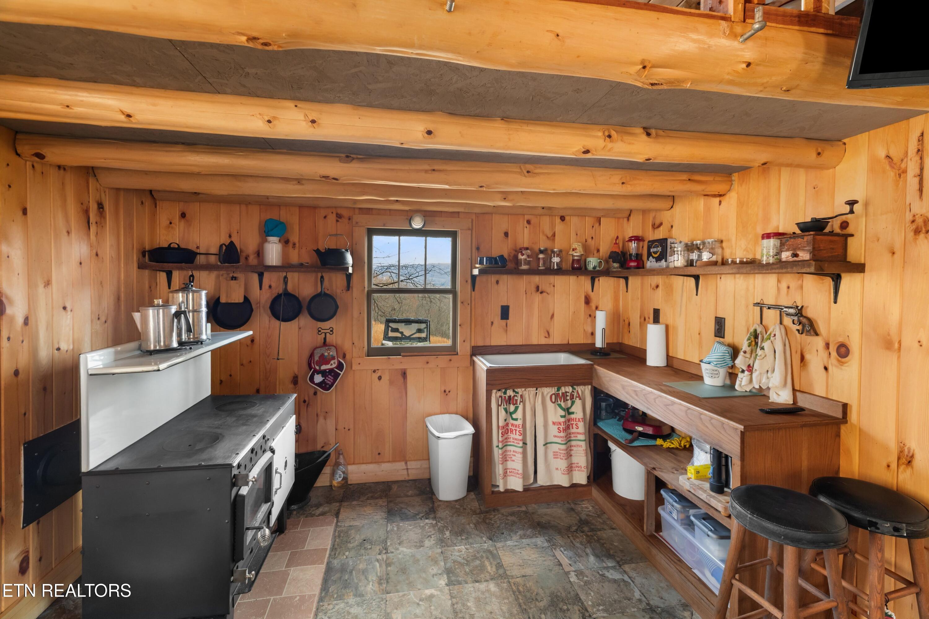 2218 Rebel Hollow Road Tazewell TN 37879