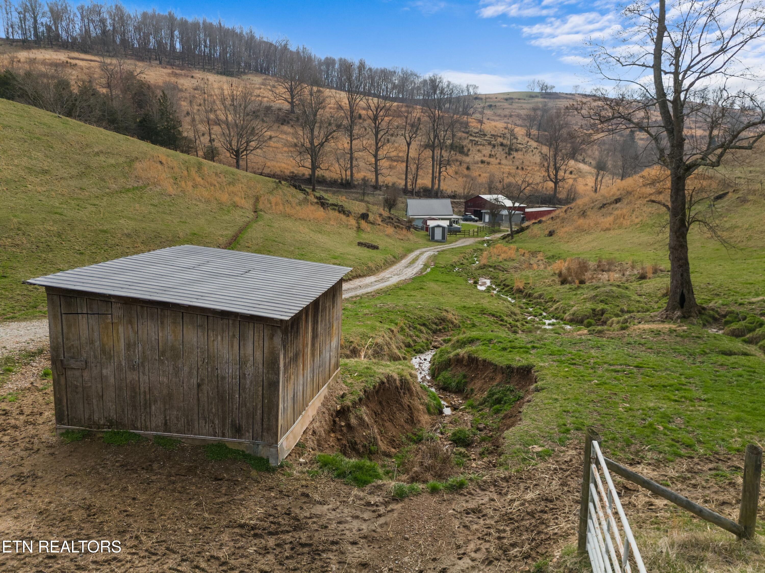 2218 Rebel Hollow Road Tazewell TN 37879