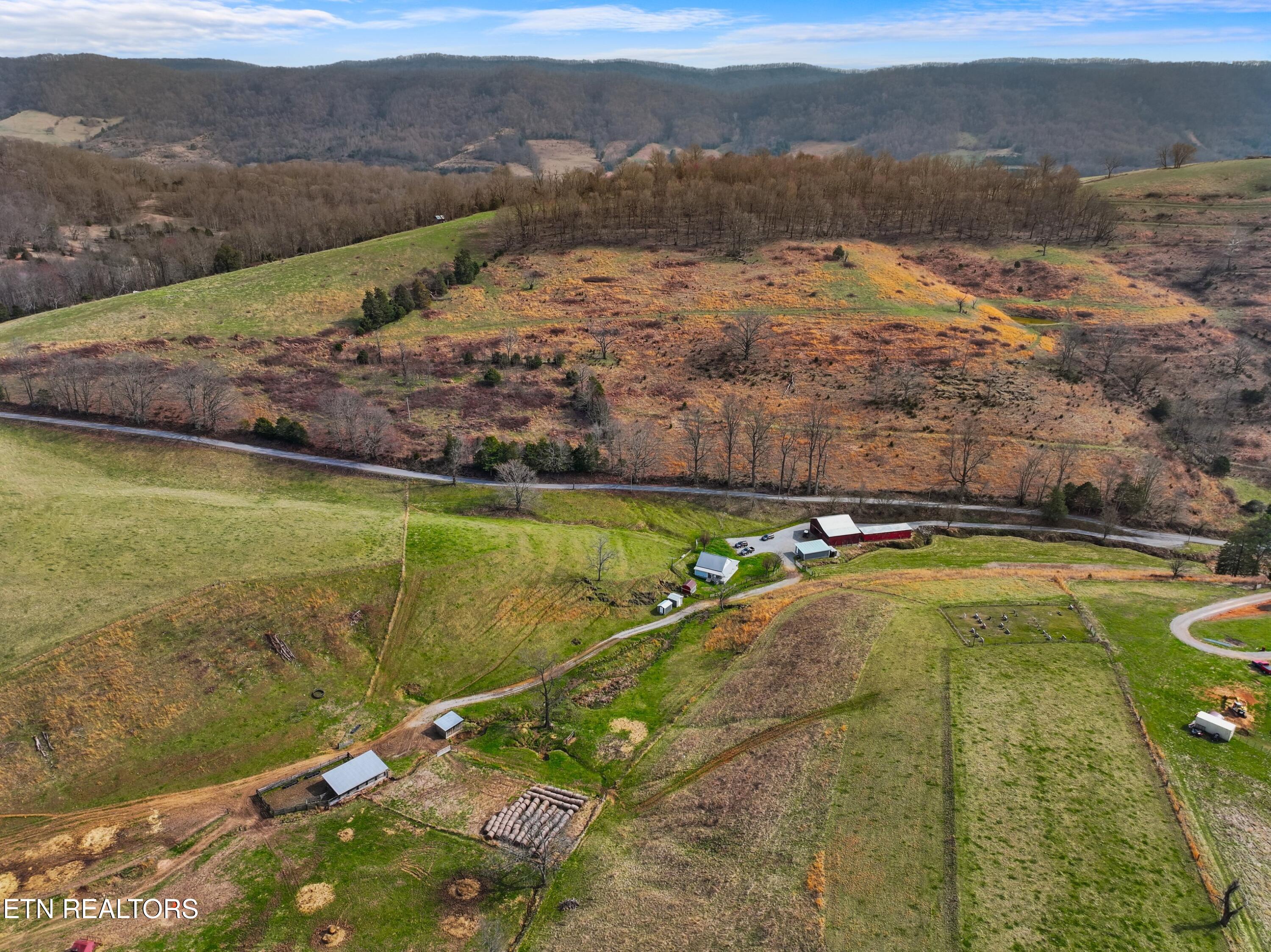 2218 Rebel Hollow Road Tazewell TN 37879