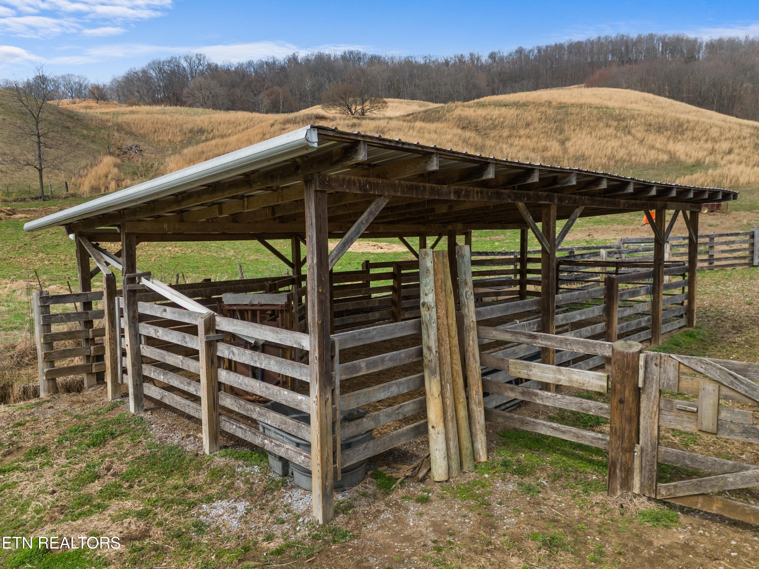 2218 Rebel Hollow Road Tazewell TN 37879