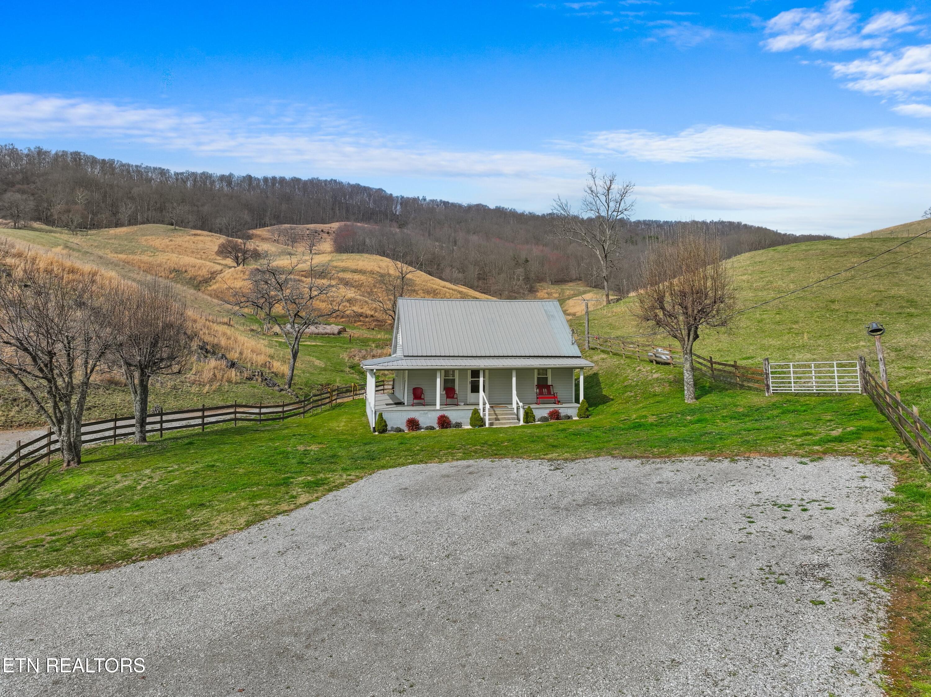 2218 Rebel Hollow Road Tazewell TN 37879