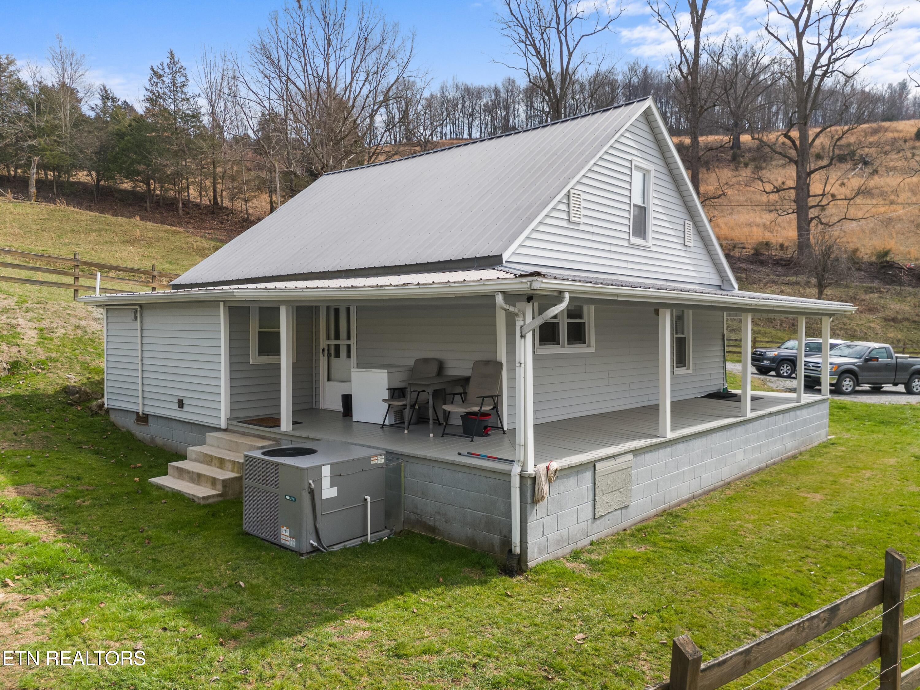 2218 Rebel Hollow Road Tazewell TN 37879