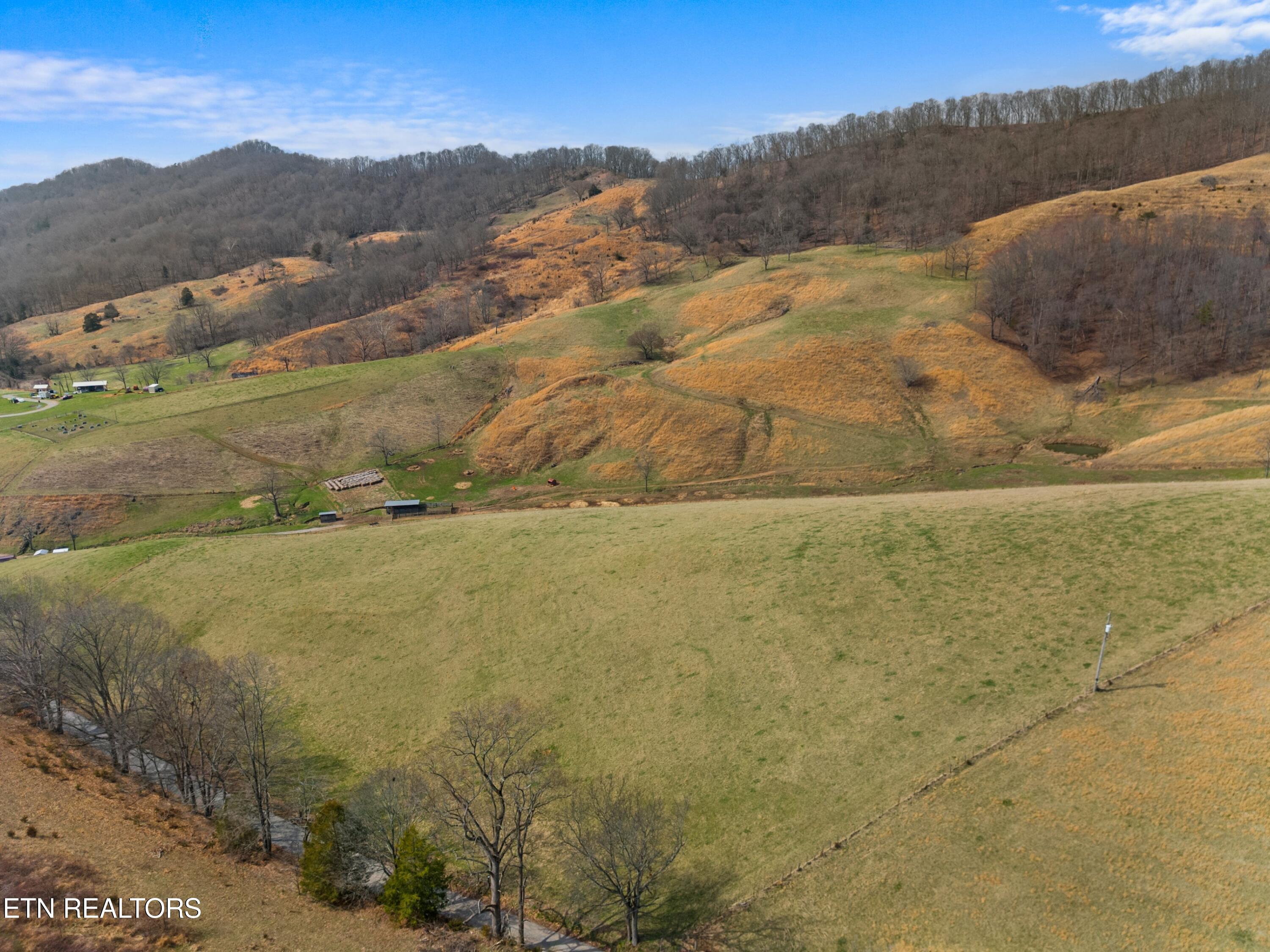 2218 Rebel Hollow Road Tazewell TN 37879