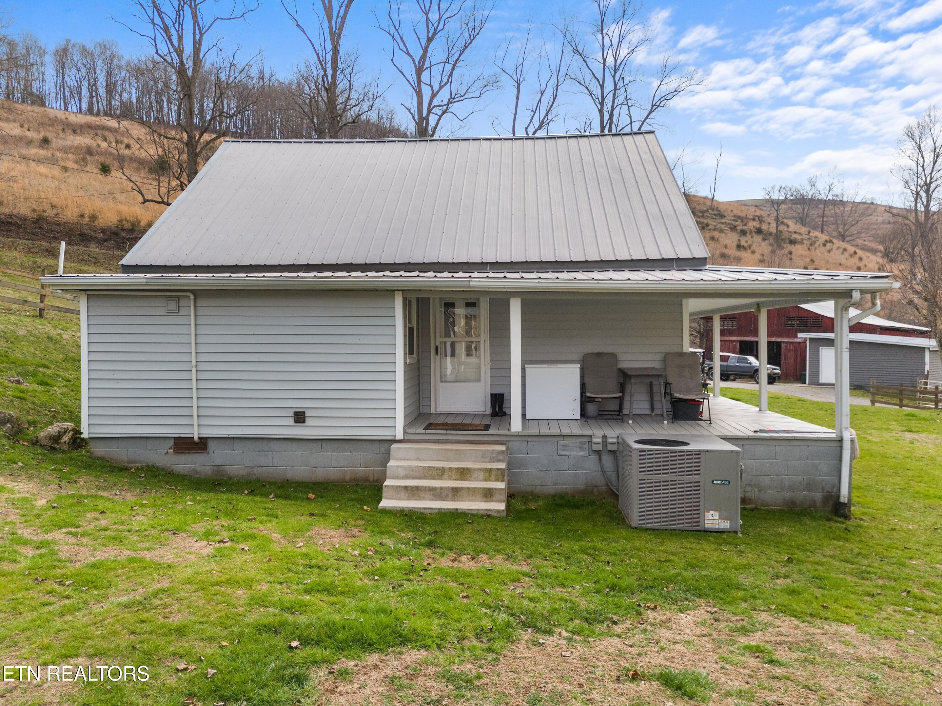 2218 Rebel Hollow Road Tazewell TN 37879