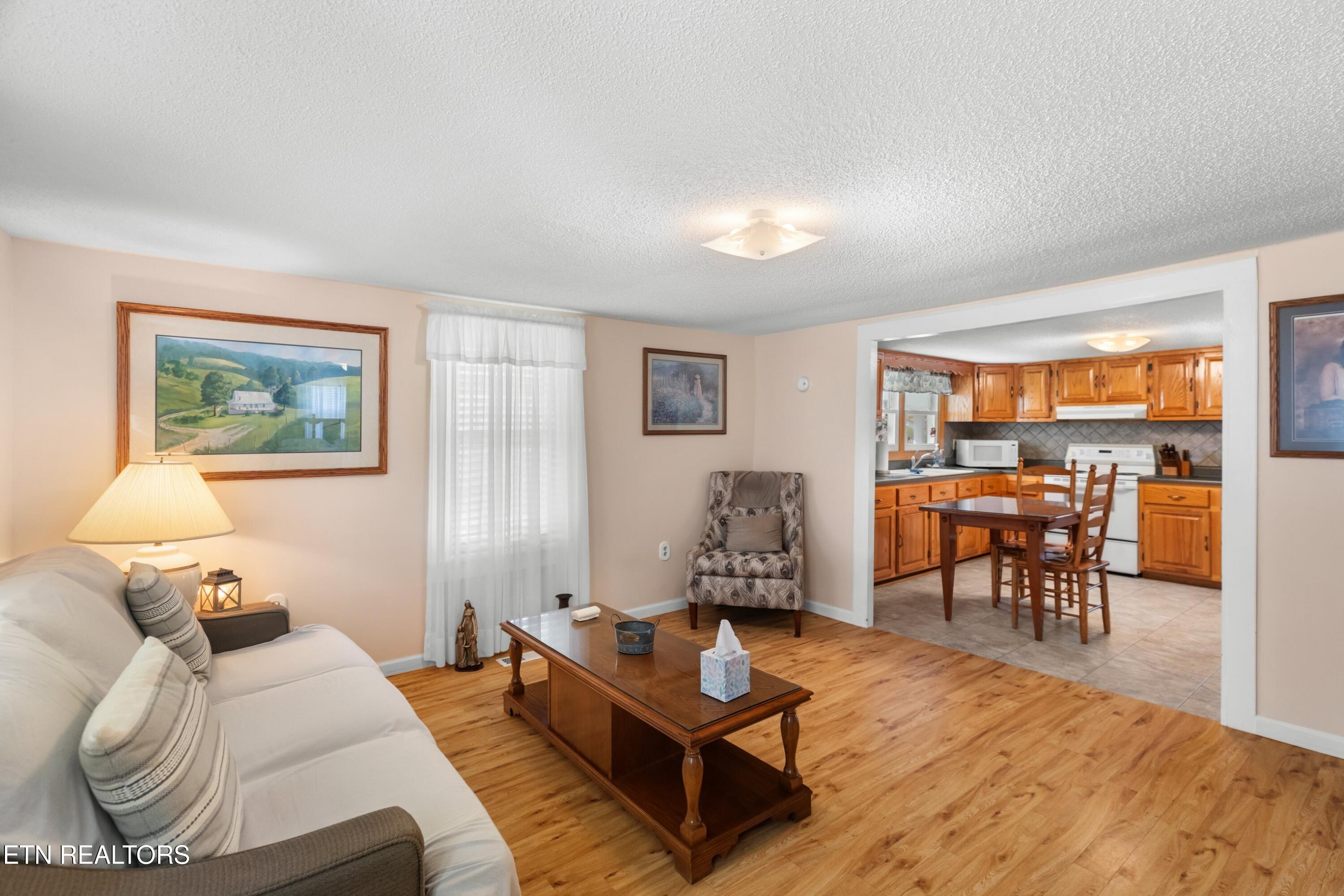 2218 Rebel Hollow Road Tazewell TN 37879