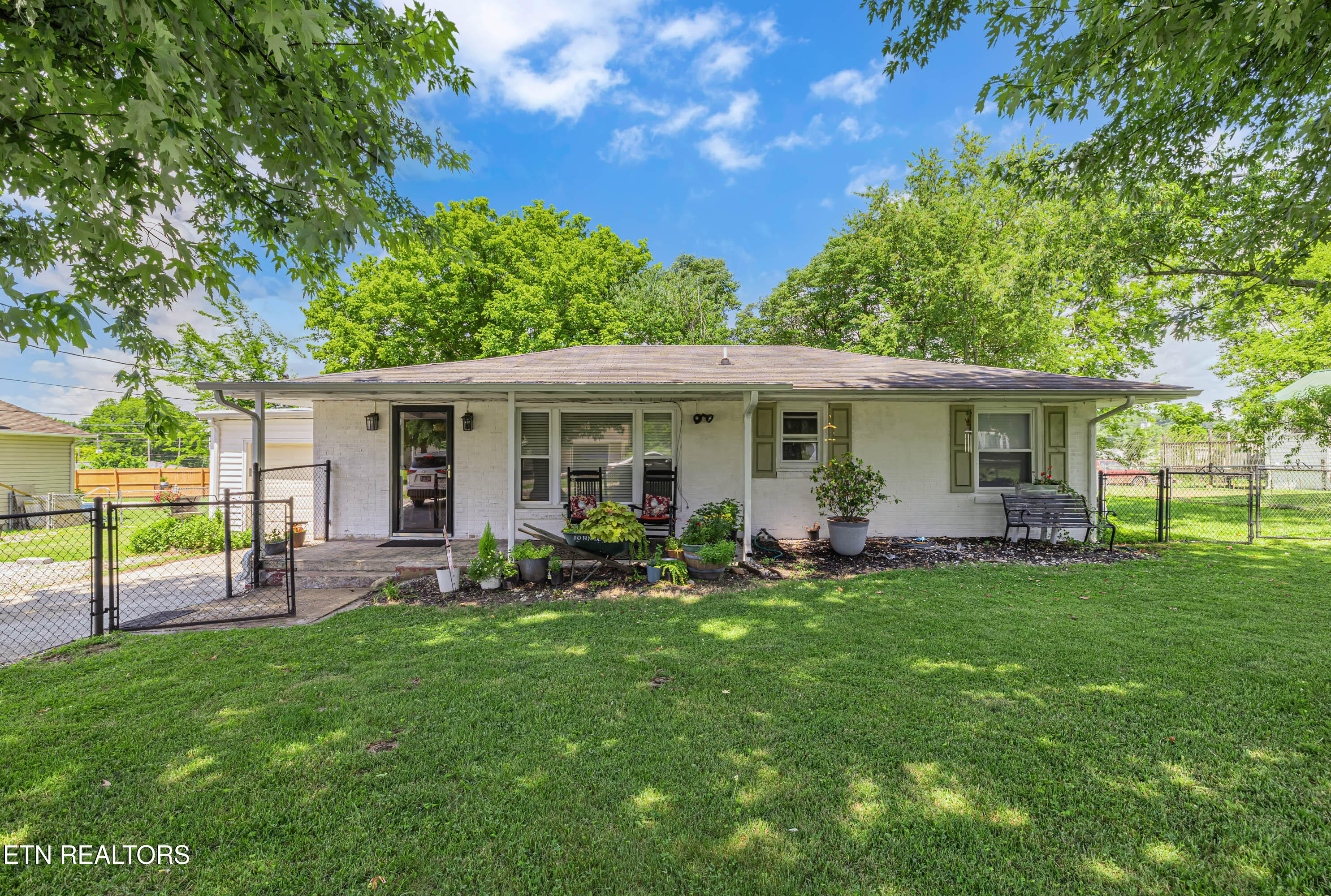 222 S Oakwood Avenue Clinton TN 37716