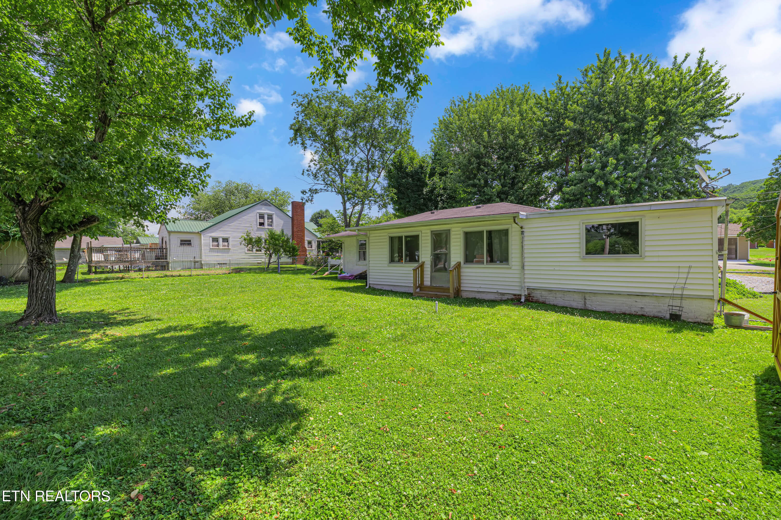 222 S Oakwood Avenue Clinton TN 37716