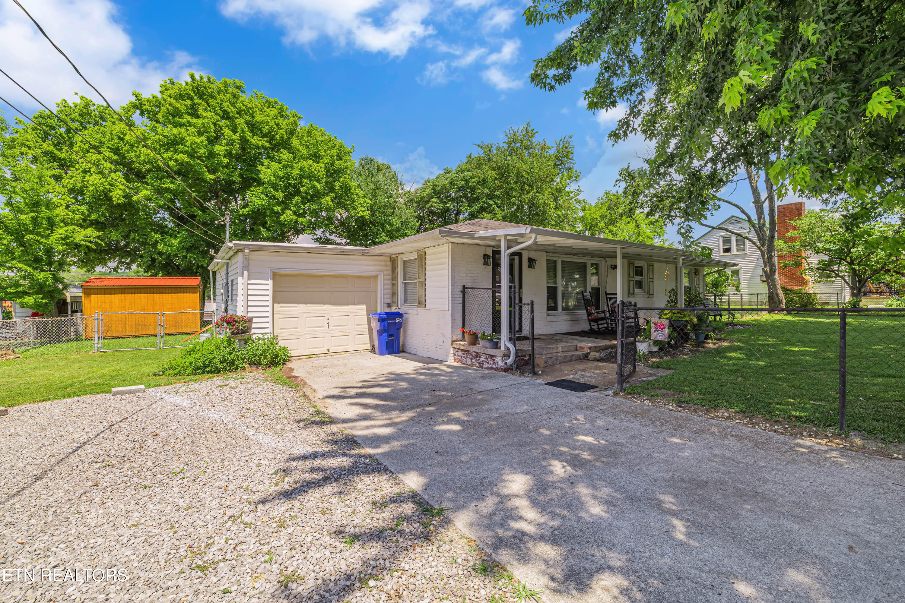 222 S Oakwood Avenue Clinton TN 37716