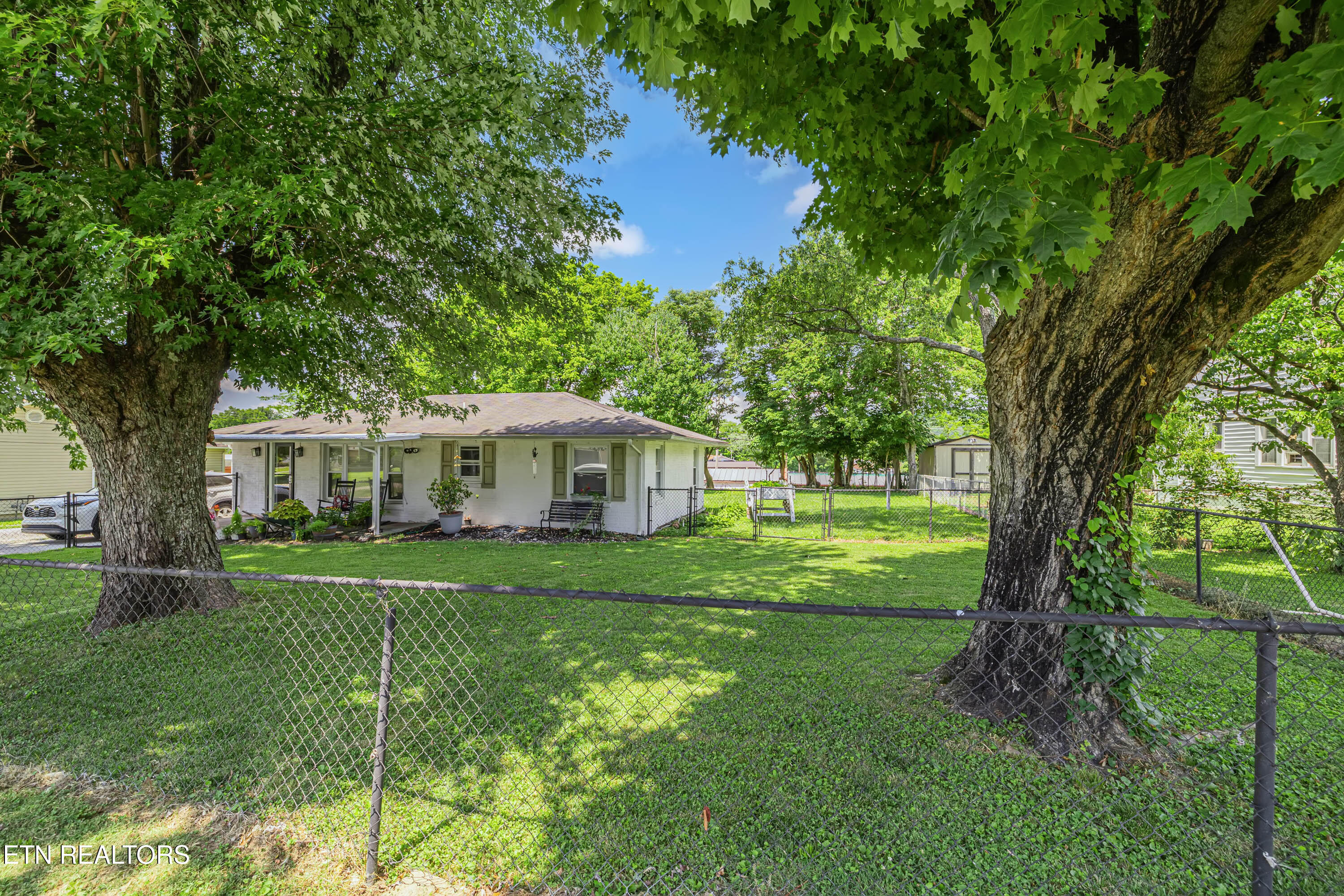 222 S Oakwood Avenue Clinton TN 37716