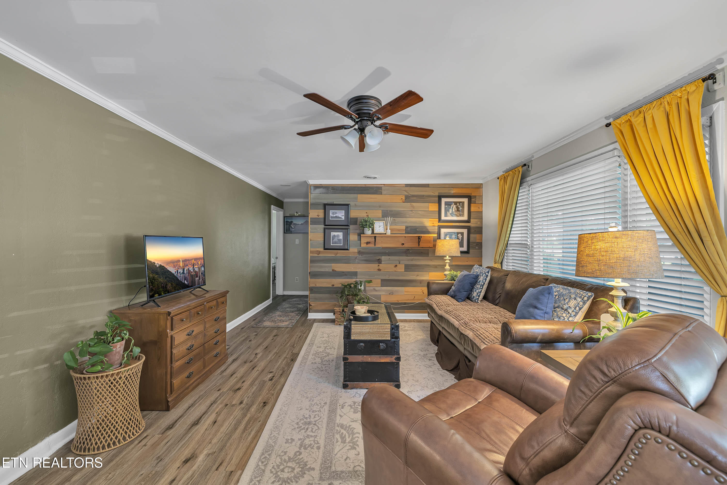 222 S Oakwood Avenue Clinton TN 37716