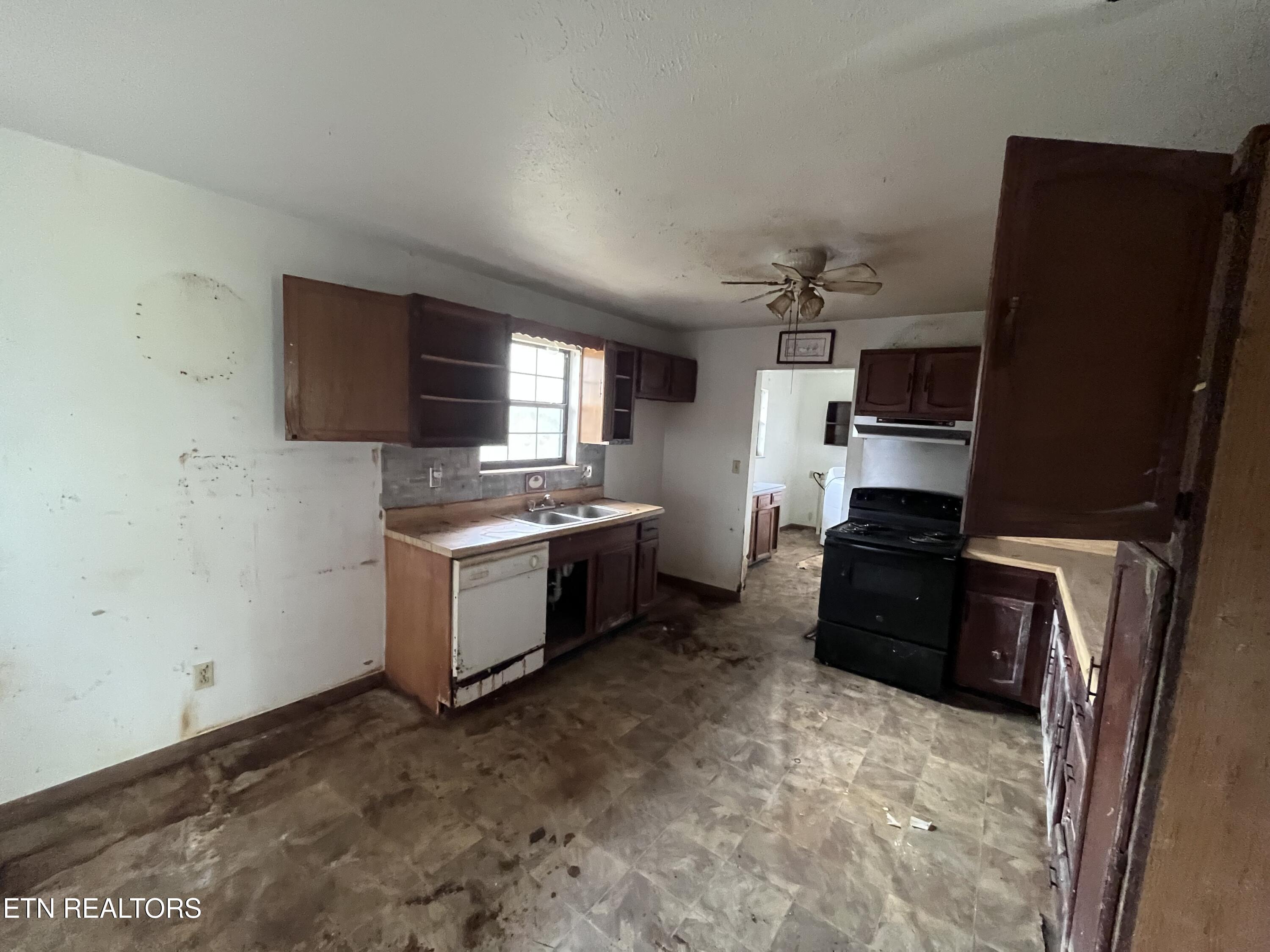 400 Oak Grove Road Madisonville TN 37354