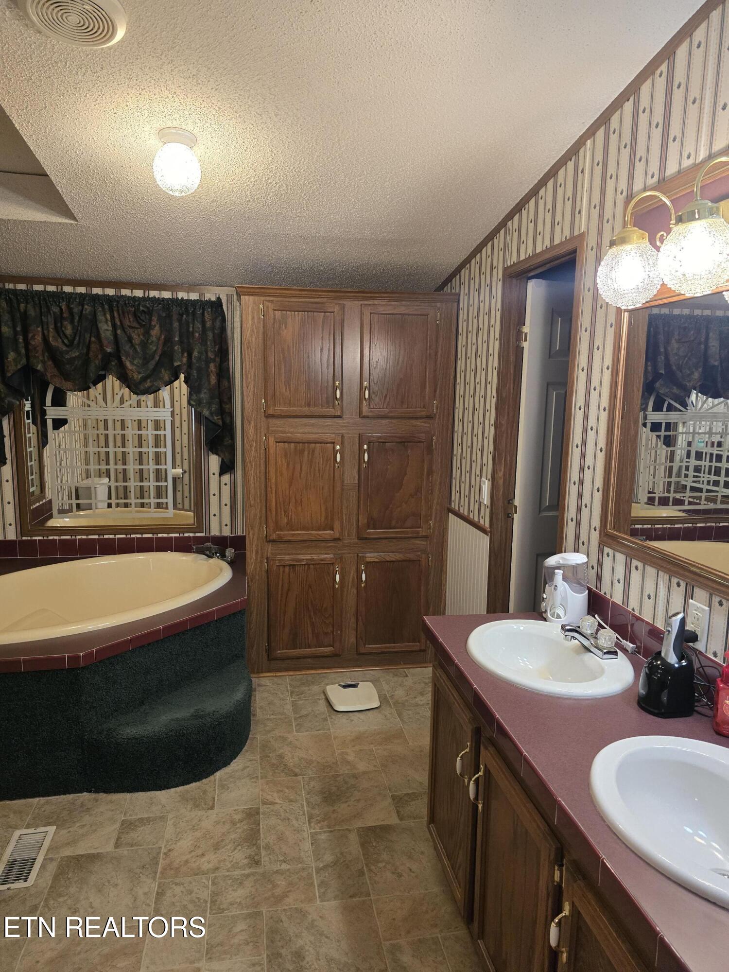 118 Wolf Creek Road Kingston TN 37763