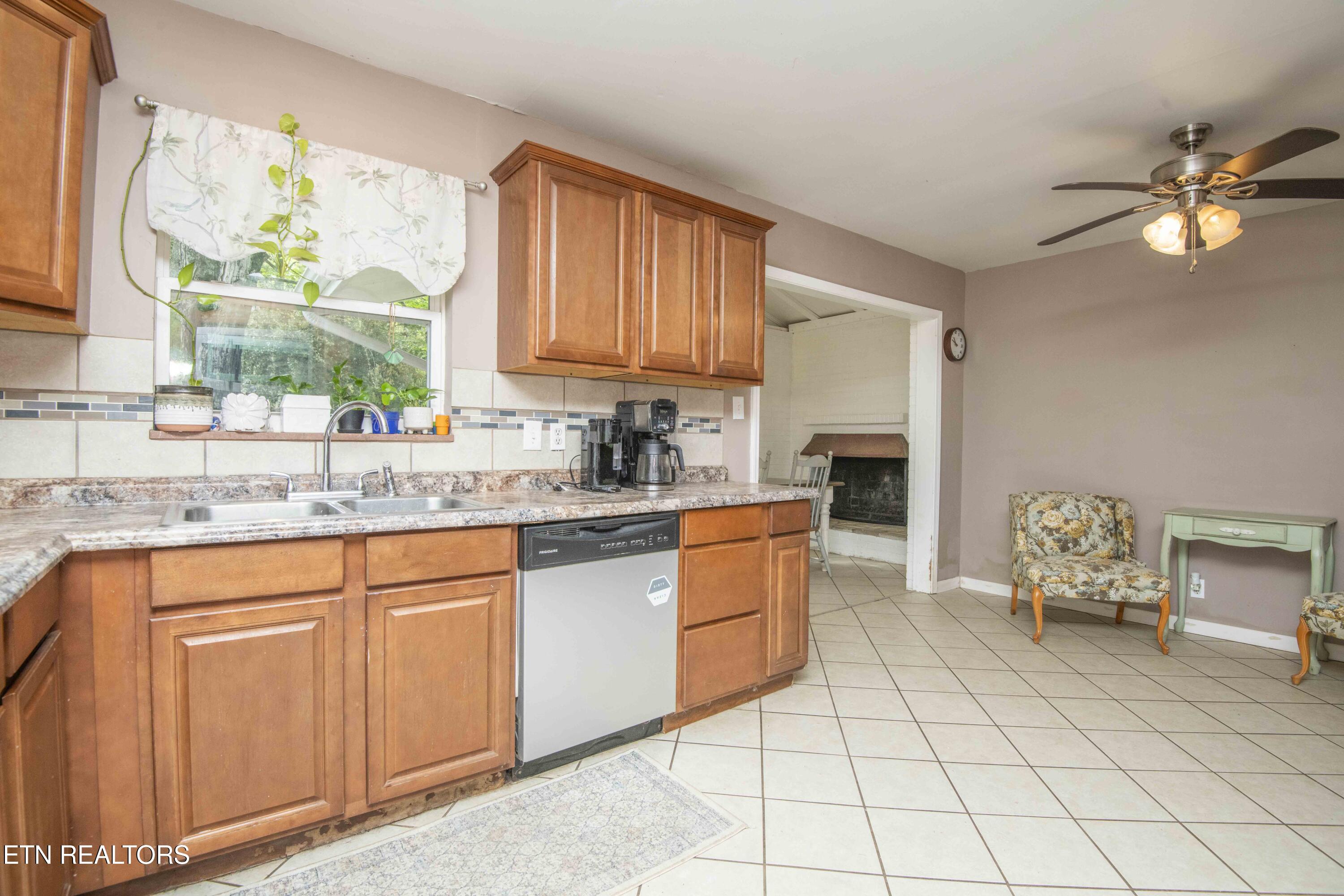 1212 Pilleaux Drive Knoxville TN 37912