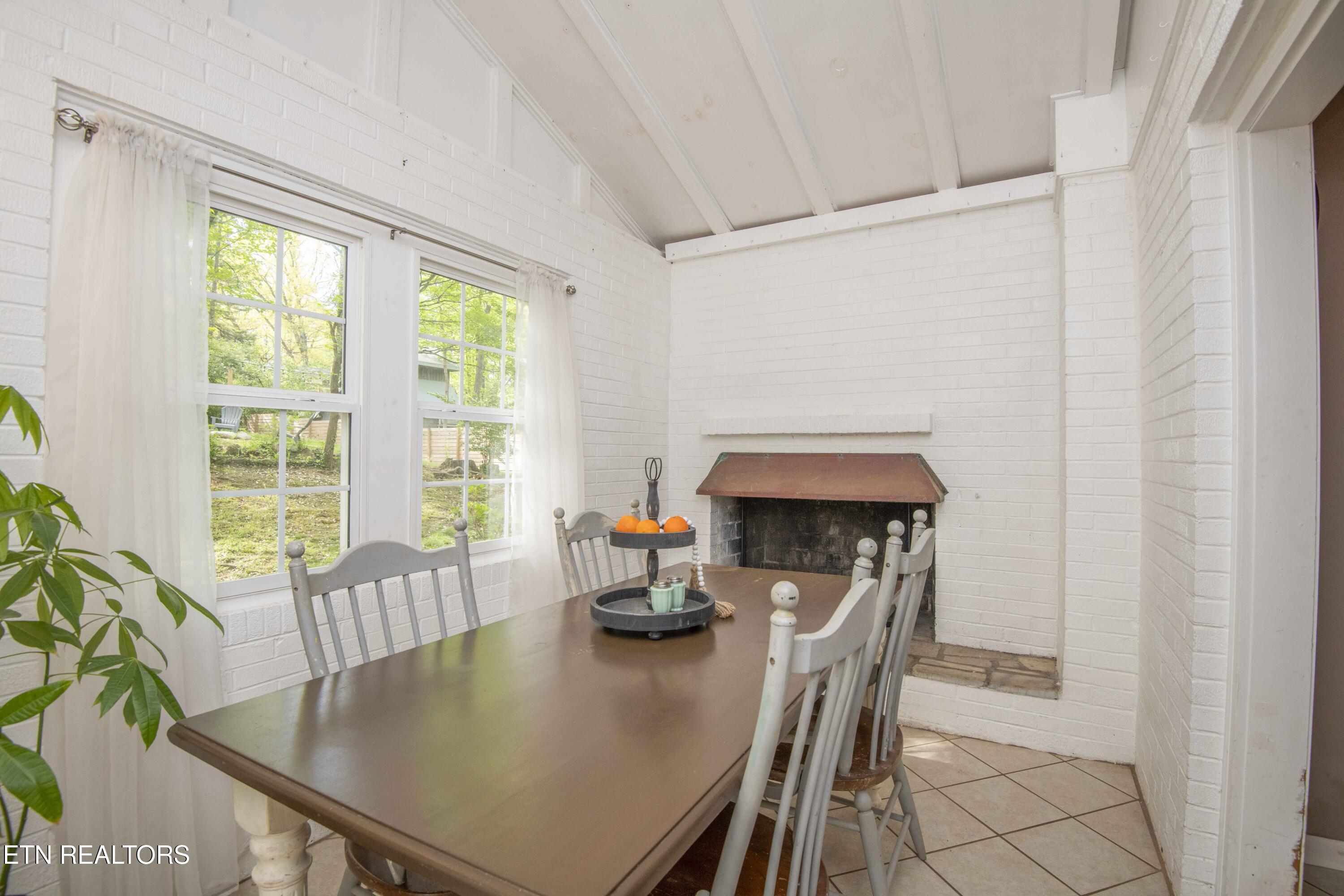 1212 Pilleaux Drive Knoxville TN 37912