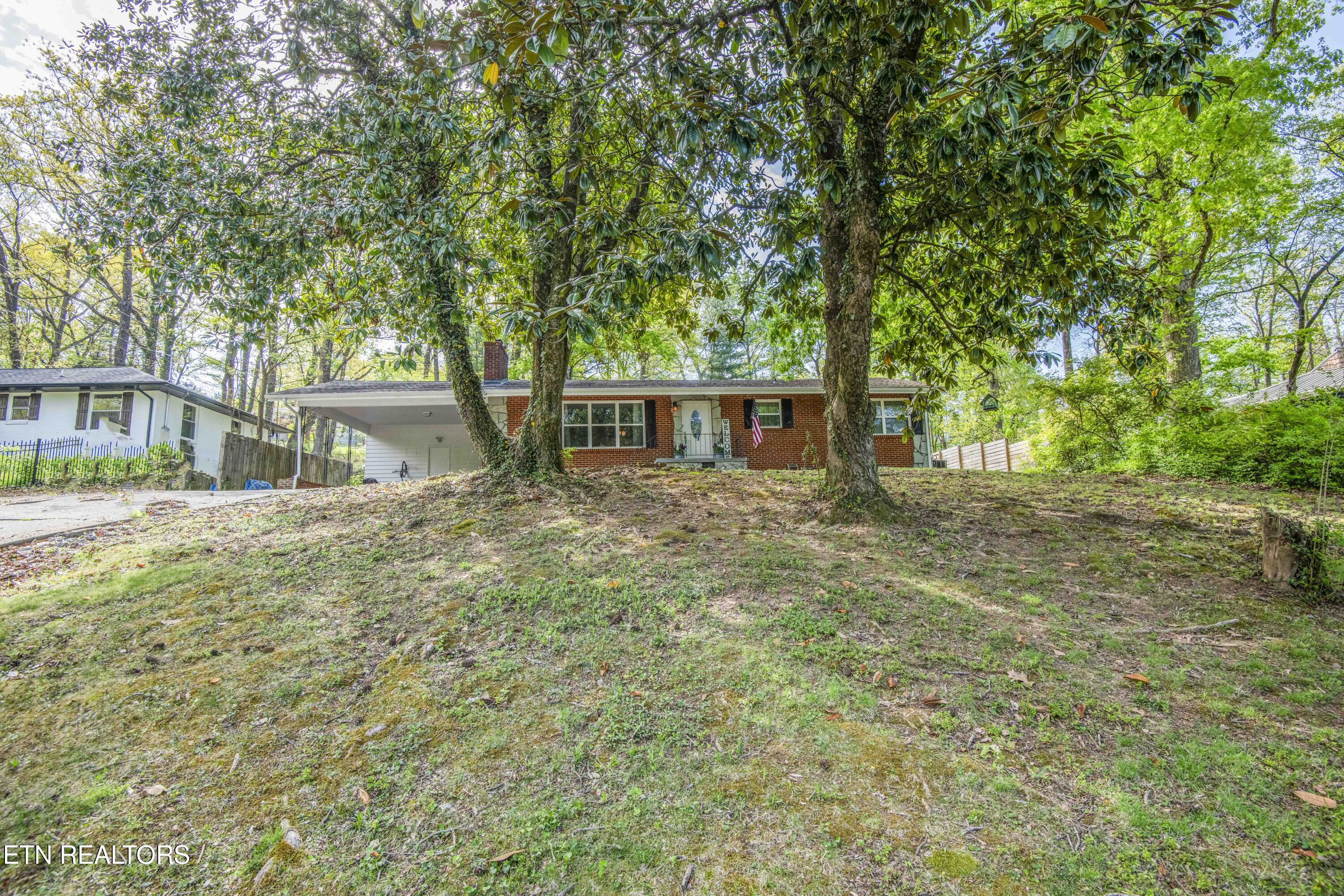 1212 Pilleaux Drive Knoxville TN 37912