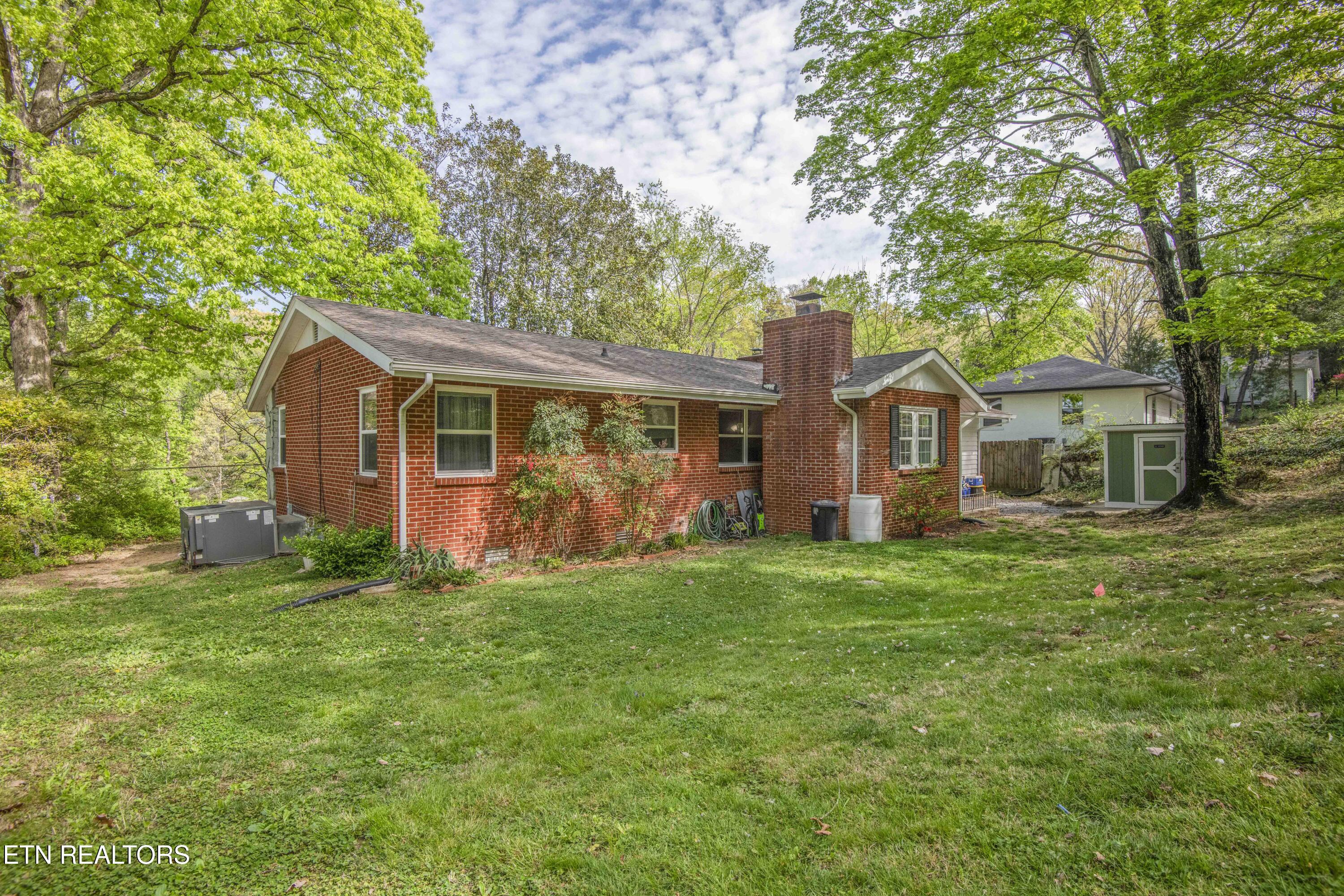 1212 Pilleaux Drive Knoxville TN 37912