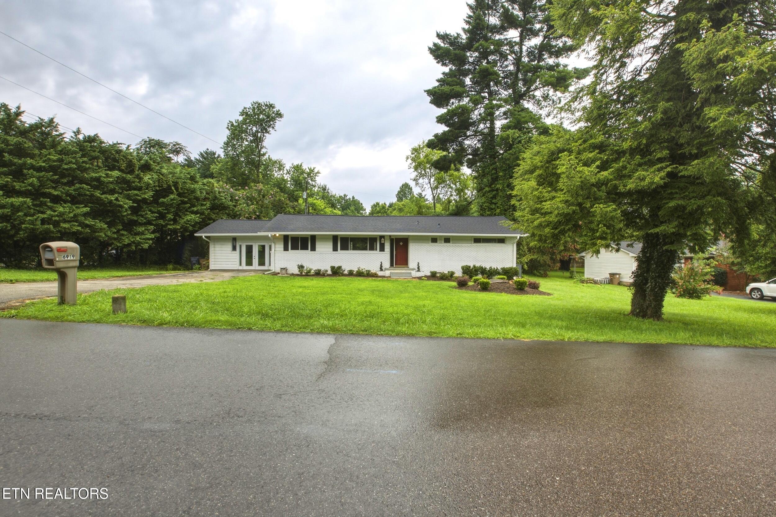 6919 Dorchester Drive Knoxville TN 37909