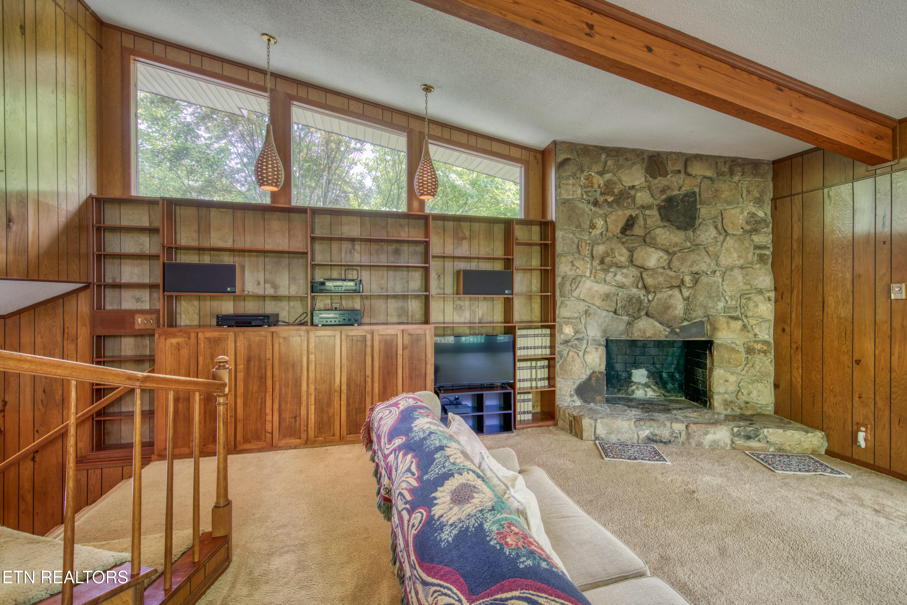 1014 W Outer Drive Oak Ridge TN 37830