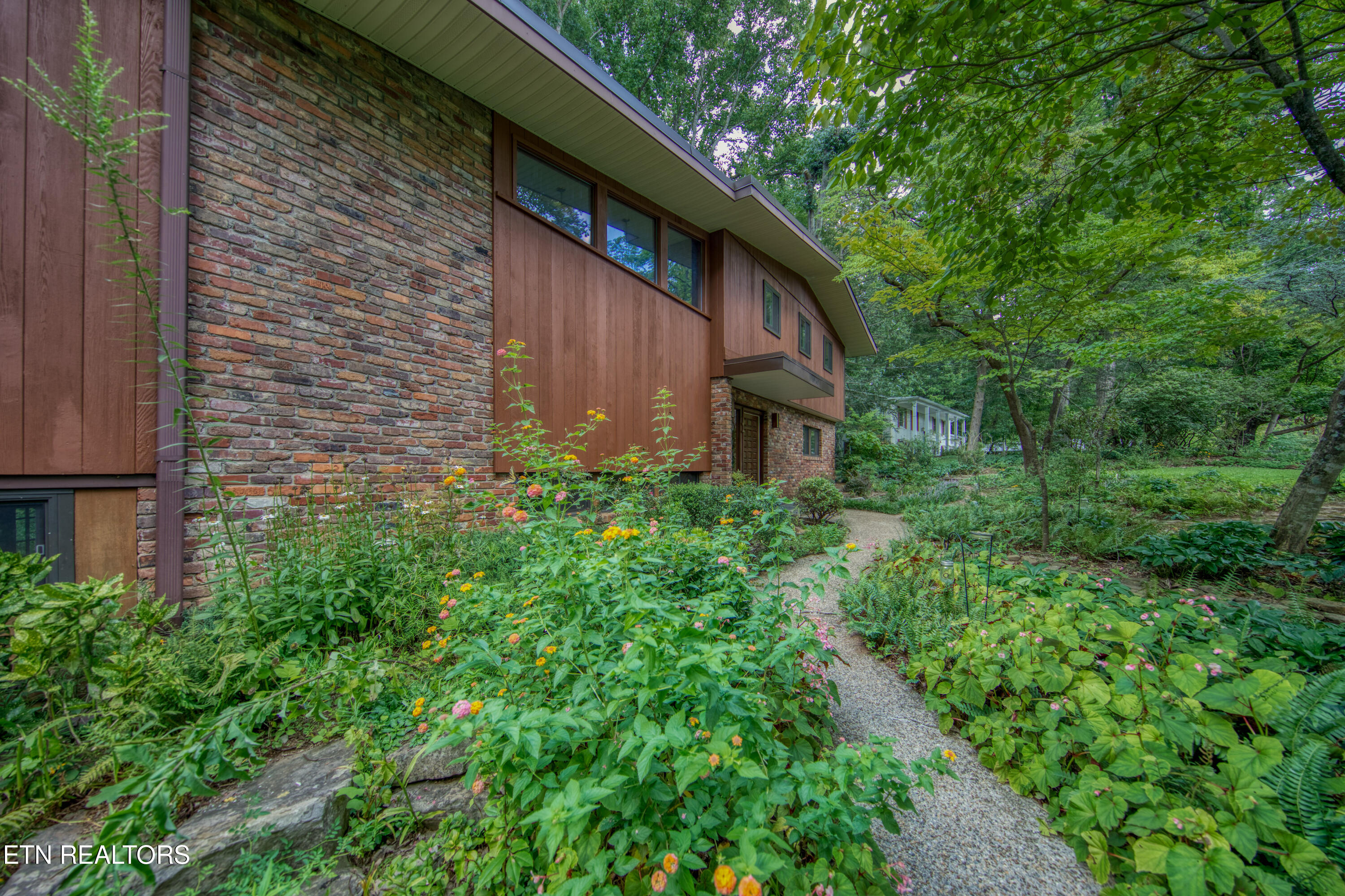 1014 W Outer Drive Oak Ridge TN 37830