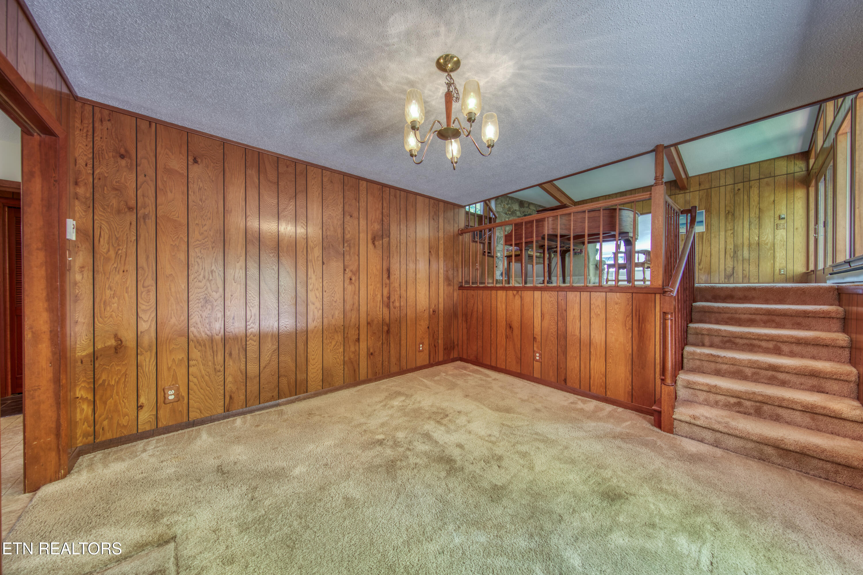 1014 W Outer Drive Oak Ridge TN 37830
