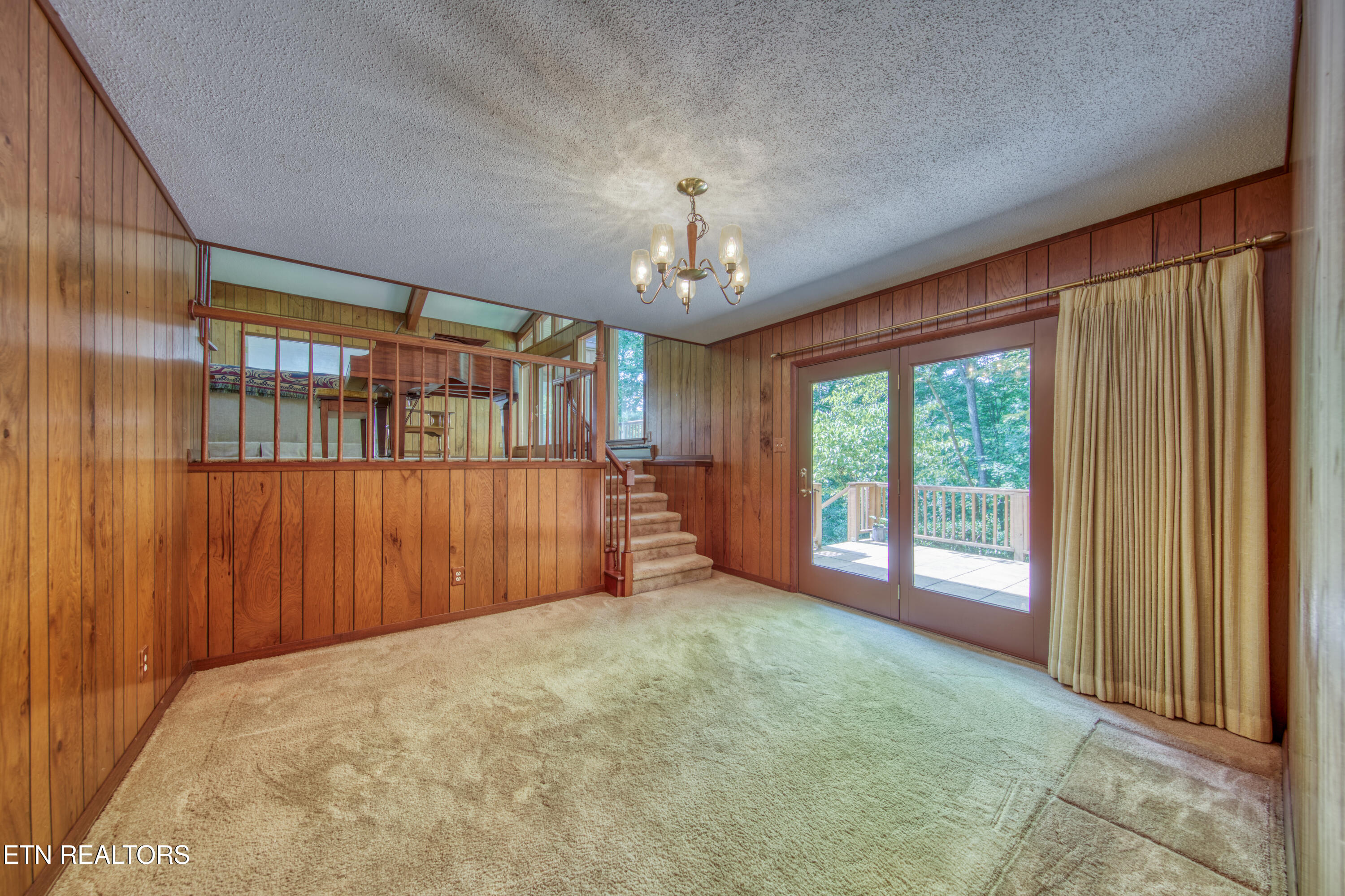 1014 W Outer Drive Oak Ridge TN 37830