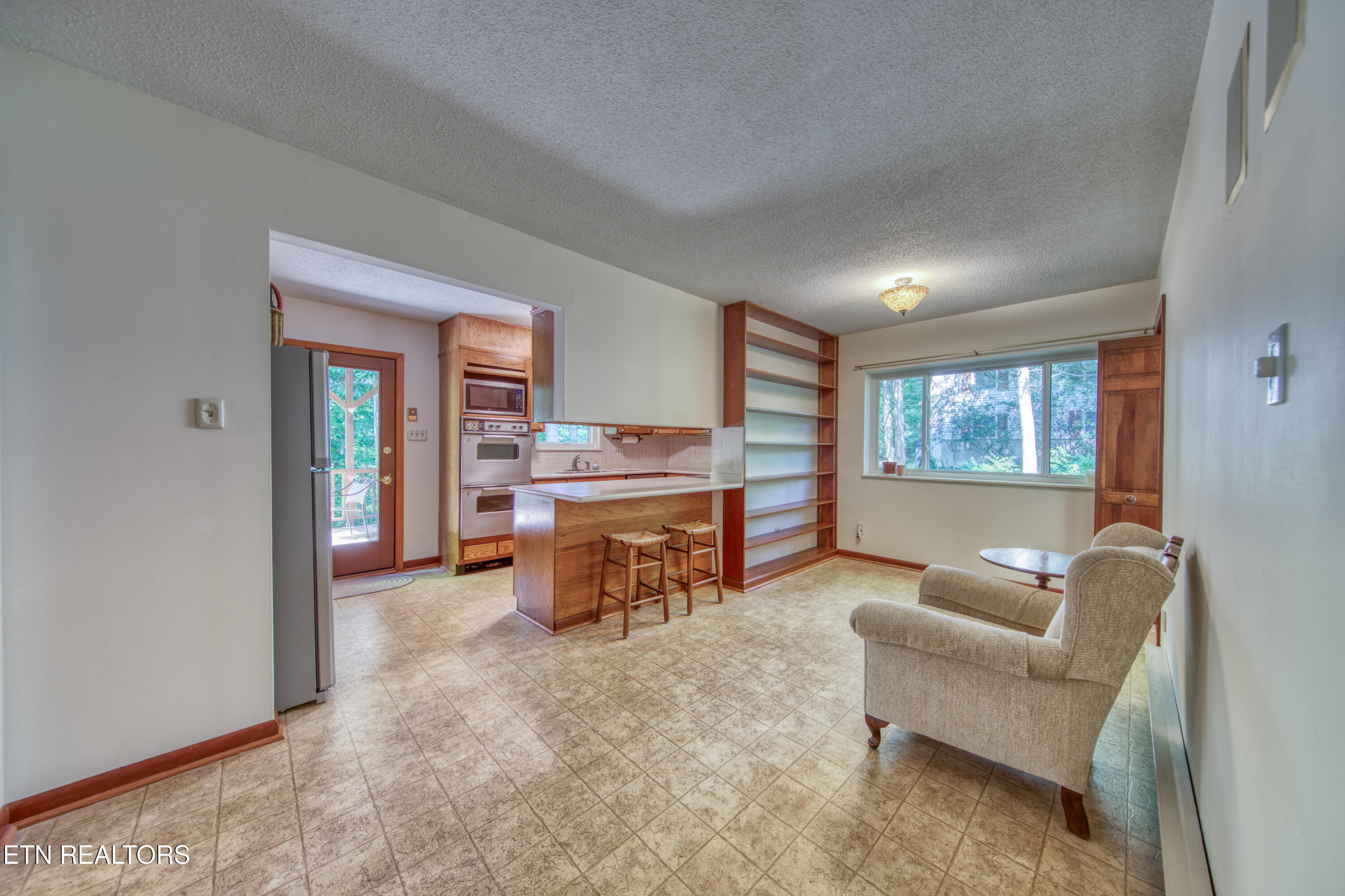 1014 W Outer Drive Oak Ridge TN 37830