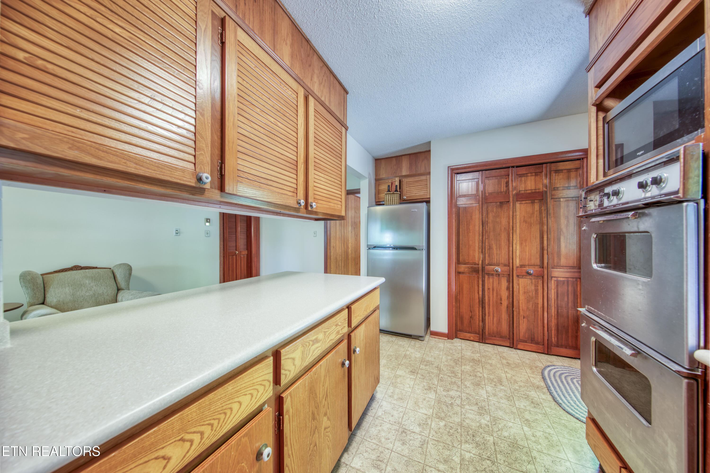 1014 W Outer Drive Oak Ridge TN 37830