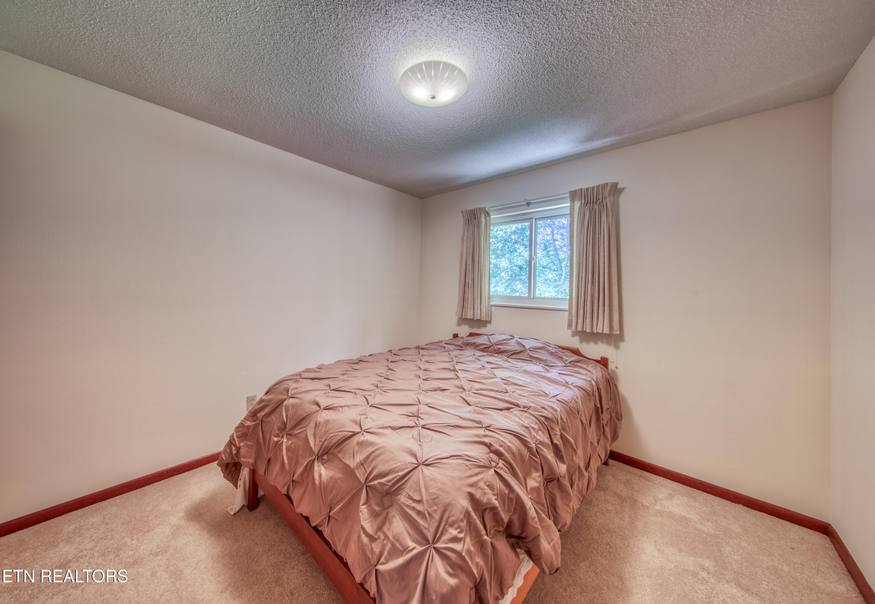 1014 W Outer Drive Oak Ridge TN 37830