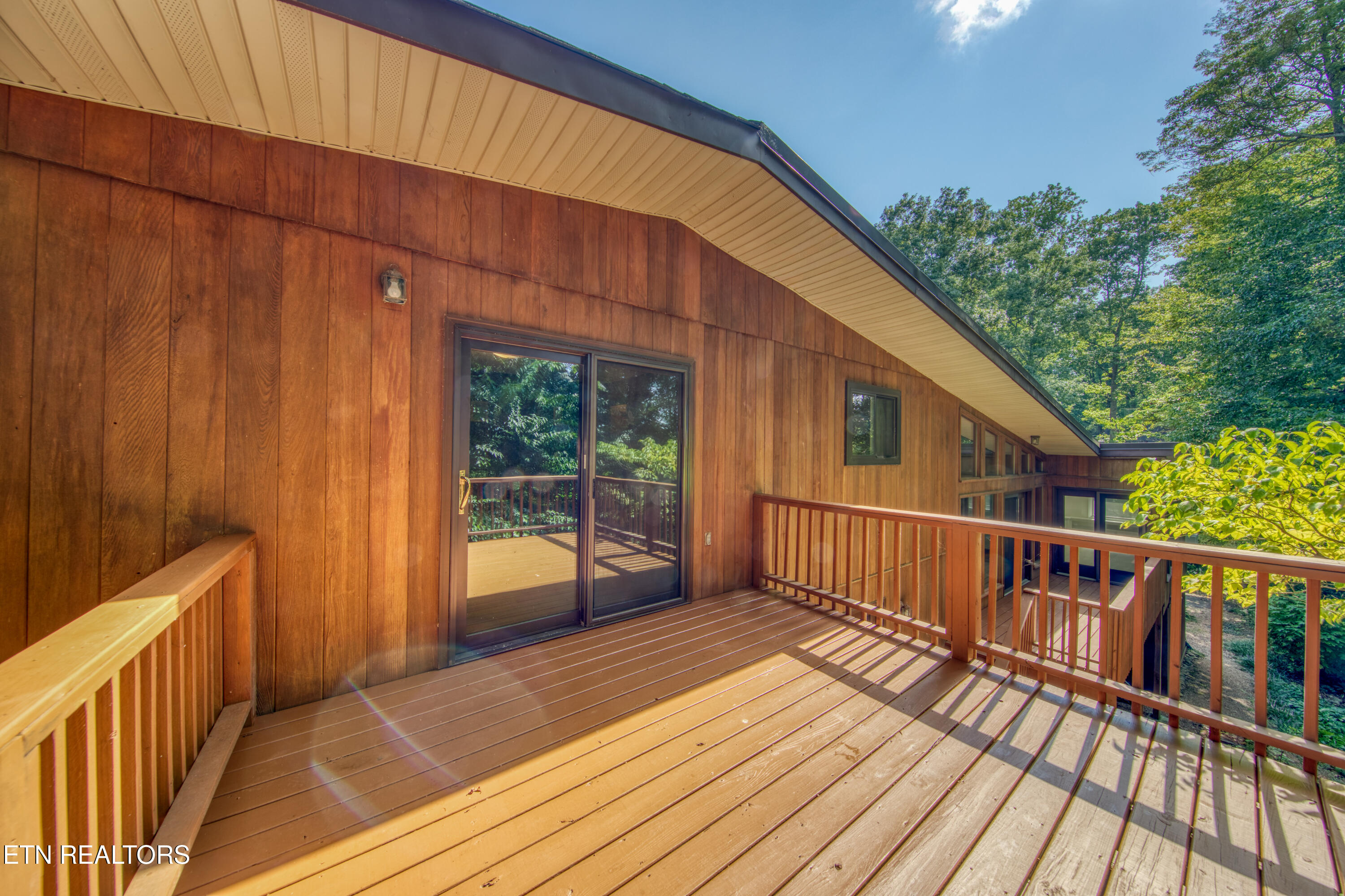 1014 W Outer Drive Oak Ridge TN 37830