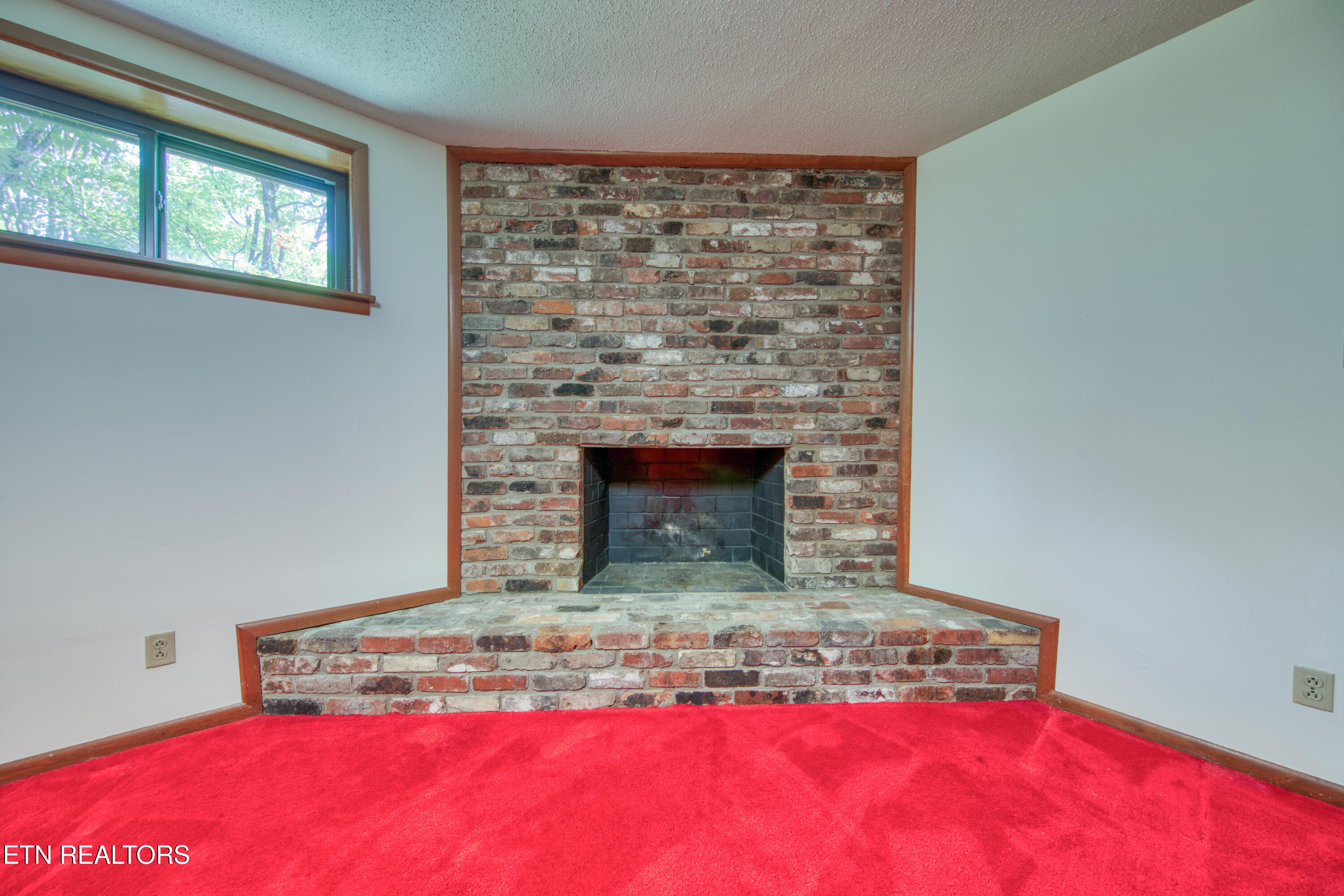 1014 W Outer Drive Oak Ridge TN 37830