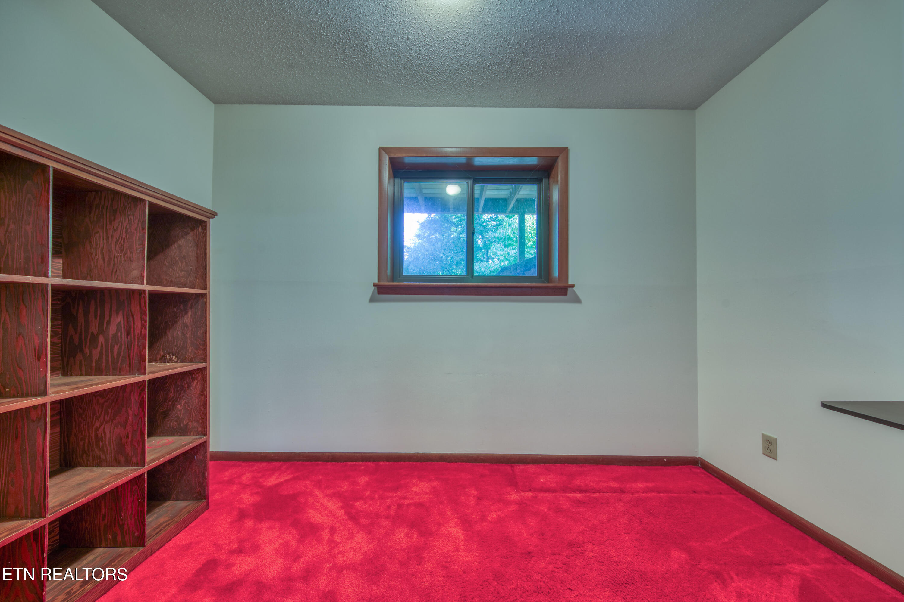1014 W Outer Drive Oak Ridge TN 37830