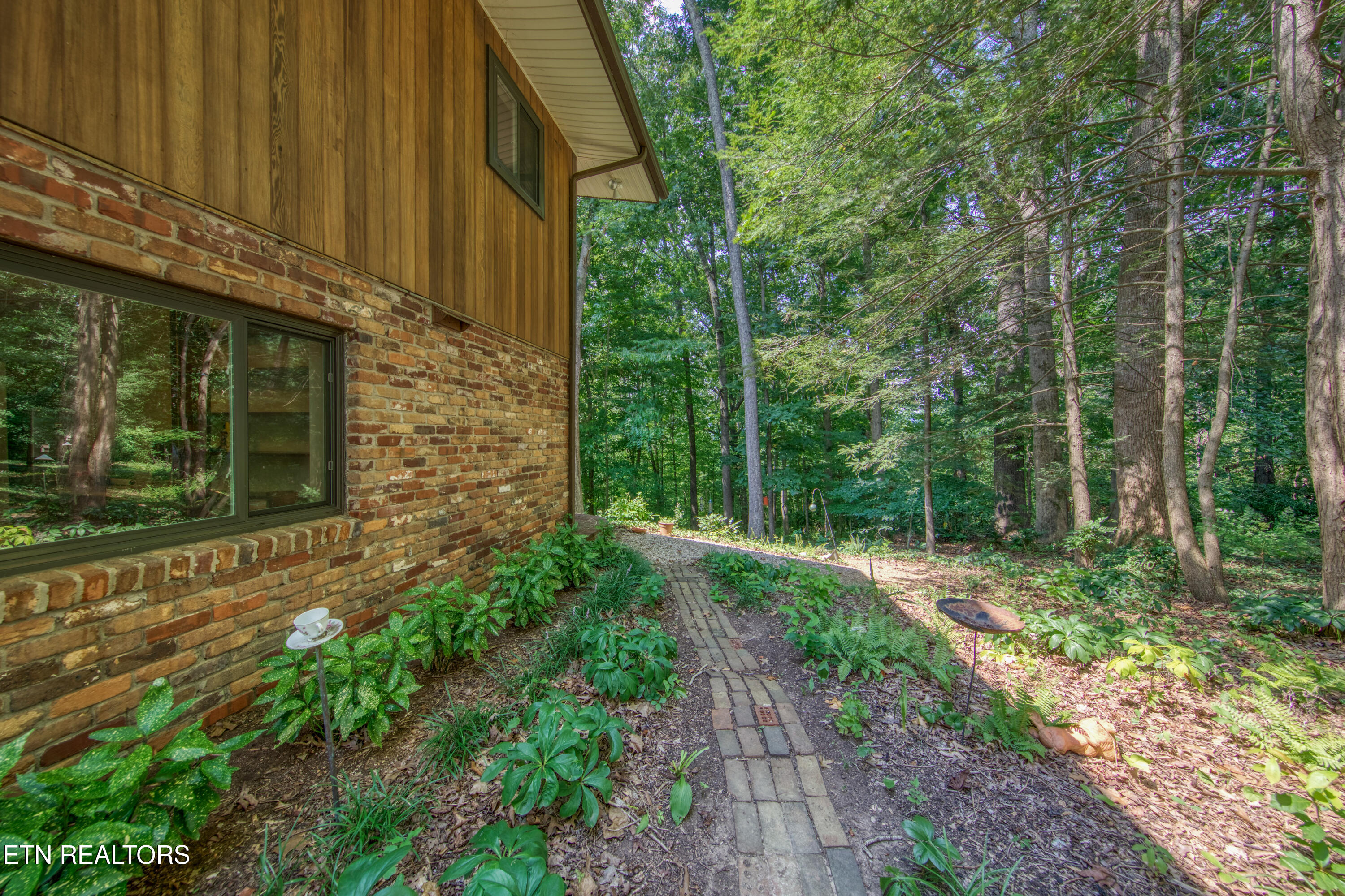 1014 W Outer Drive Oak Ridge TN 37830