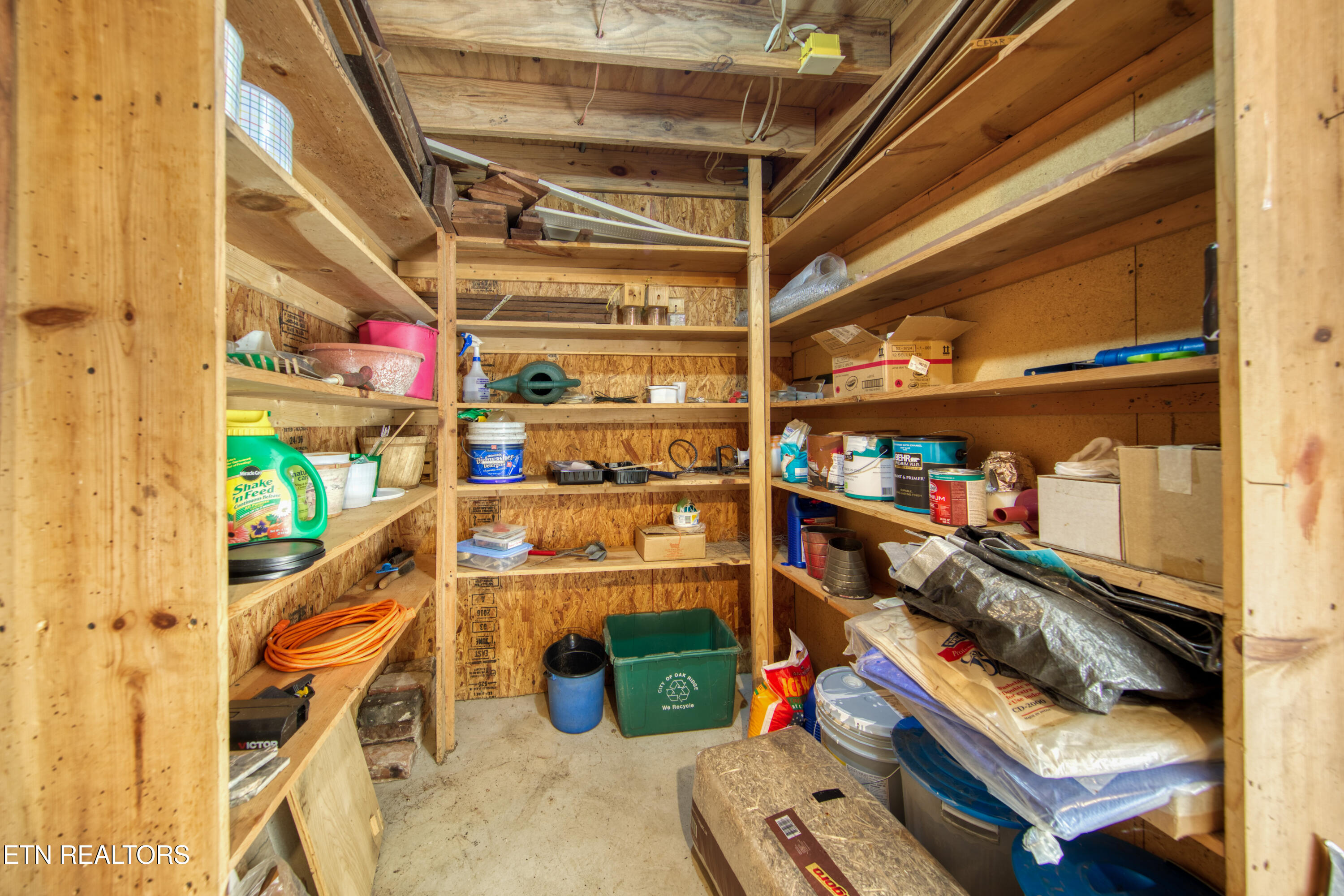 1014 W Outer Drive Oak Ridge TN 37830