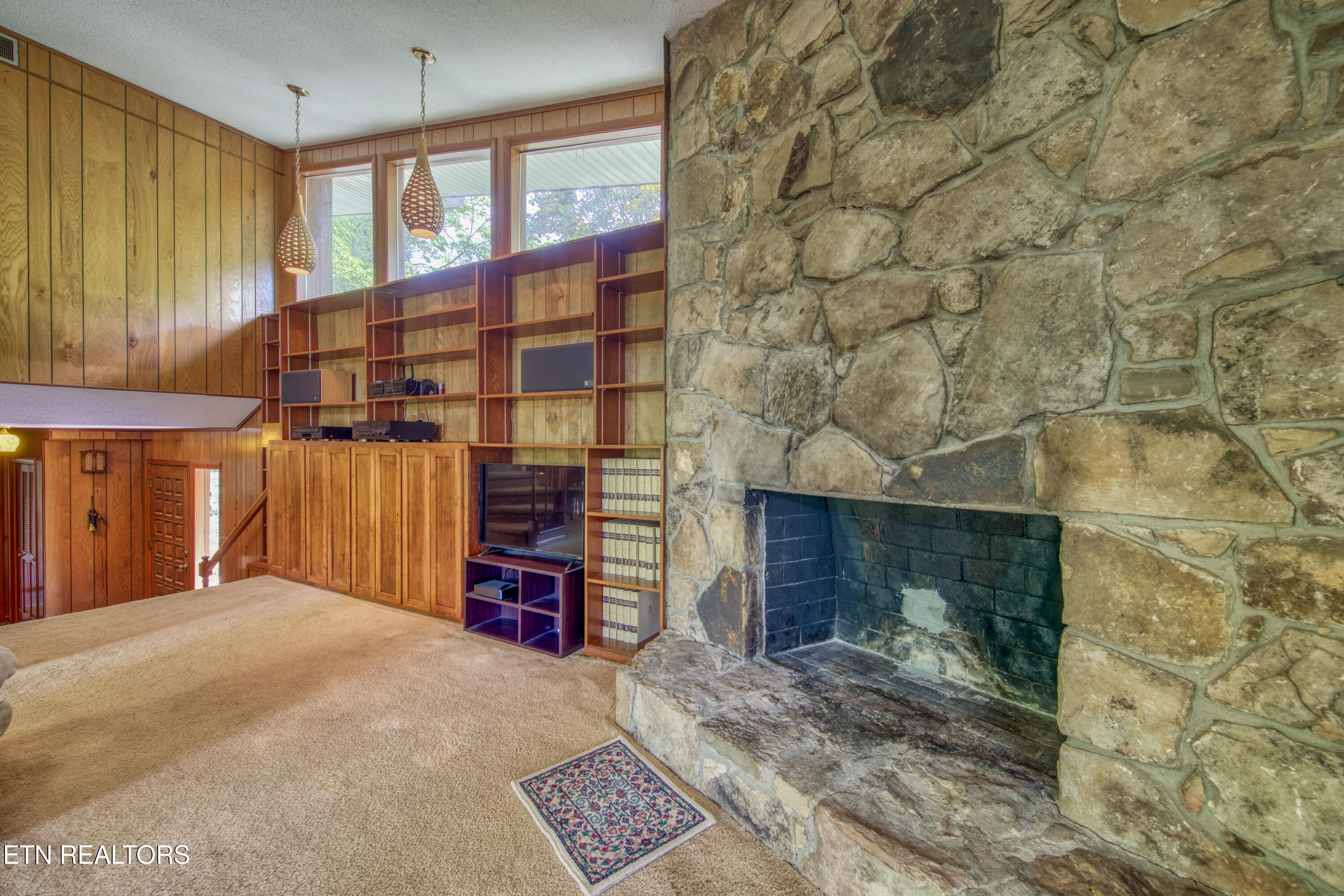 1014 W Outer Drive Oak Ridge TN 37830