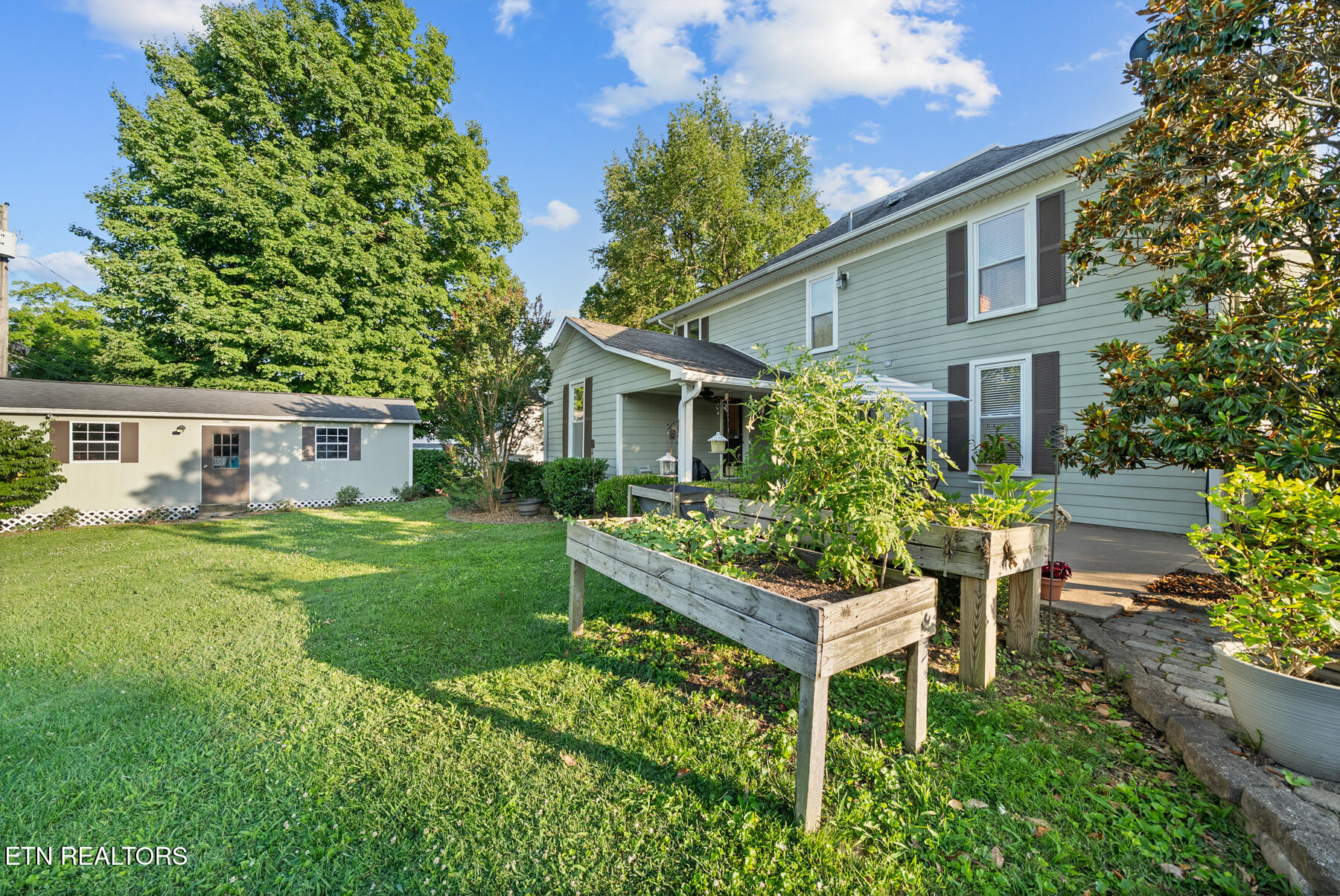 206 W Cleveland Avenue Monterey TN 38574